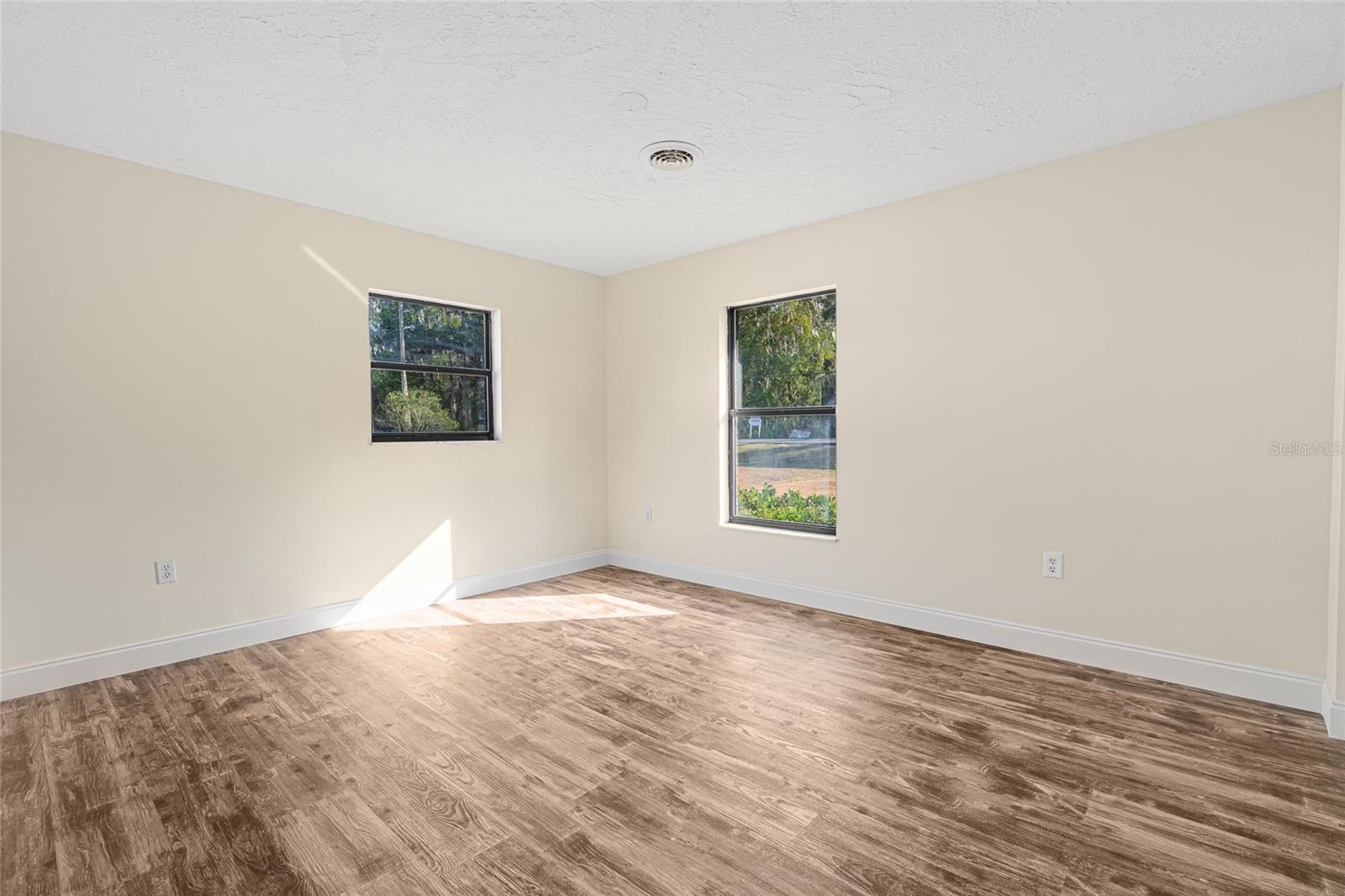 Image 21 of 33 For 2779 38th Street