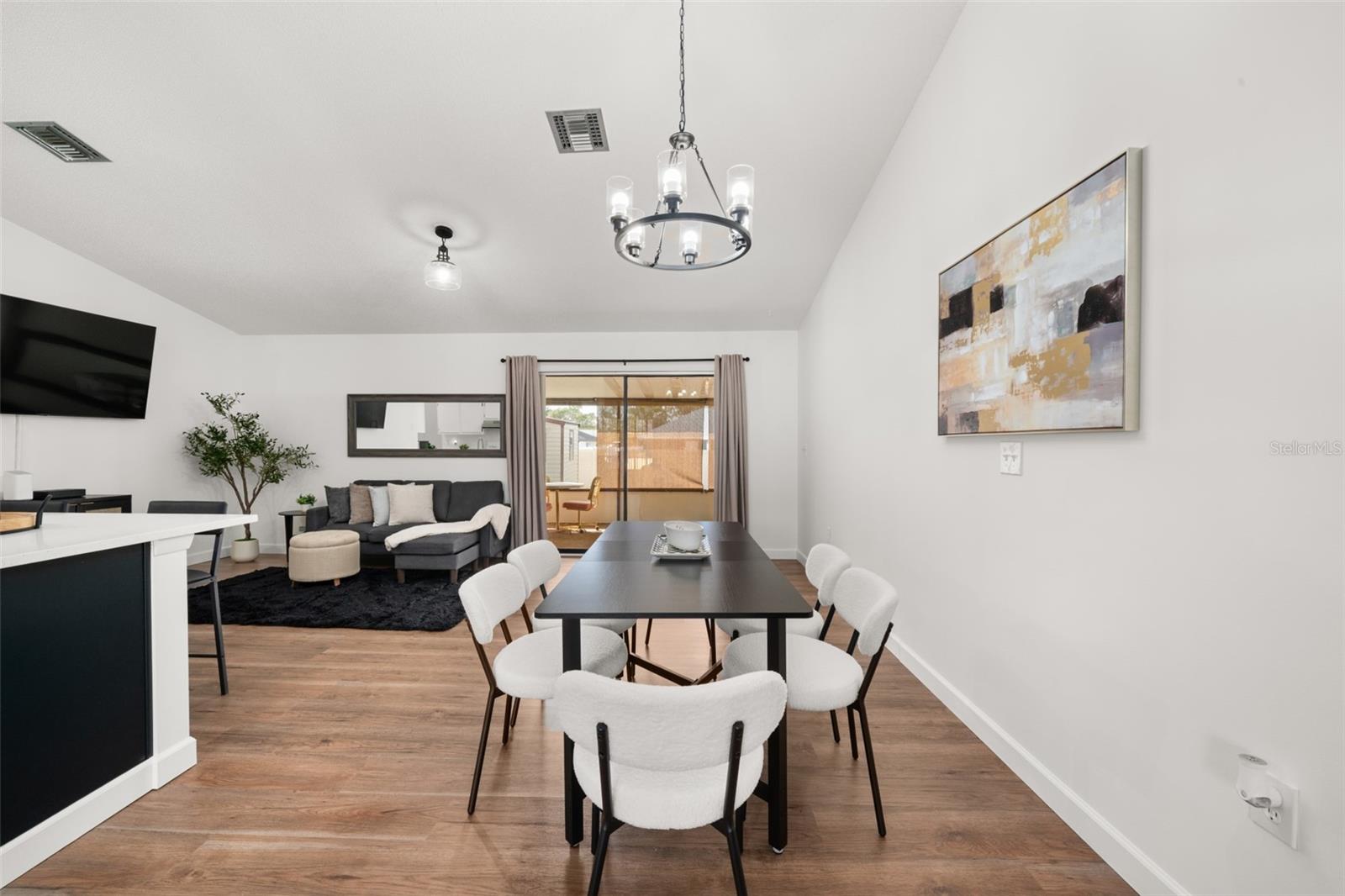 Image 10 of 53 For 3909 El Rado Avenue