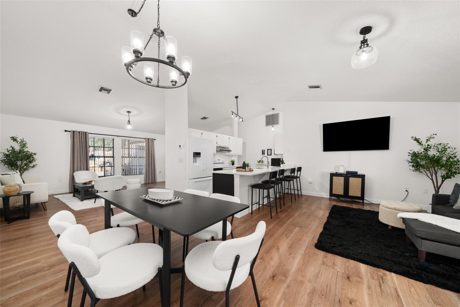 Image 12 of 53 For 3909 El Rado Avenue