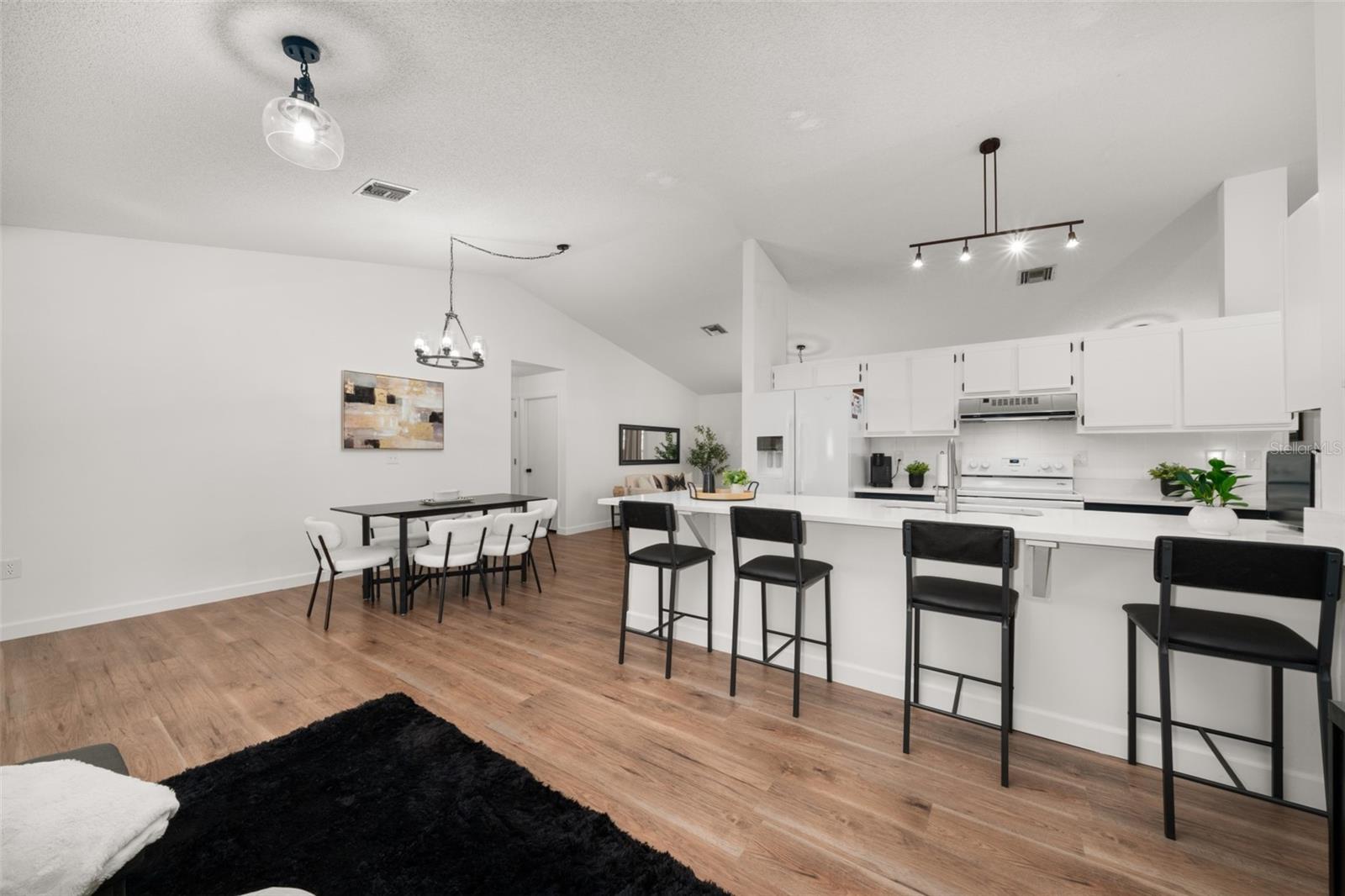 Image 15 of 53 For 3909 El Rado Avenue