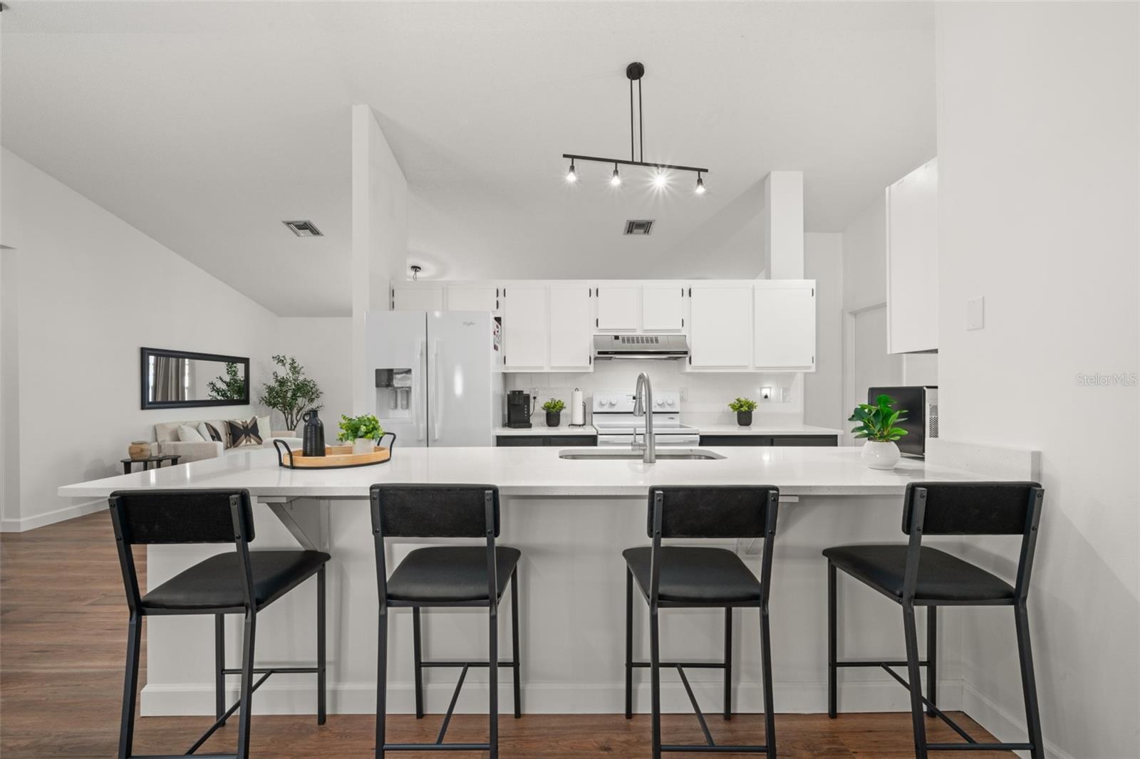 Image 16 of 53 For 3909 El Rado Avenue