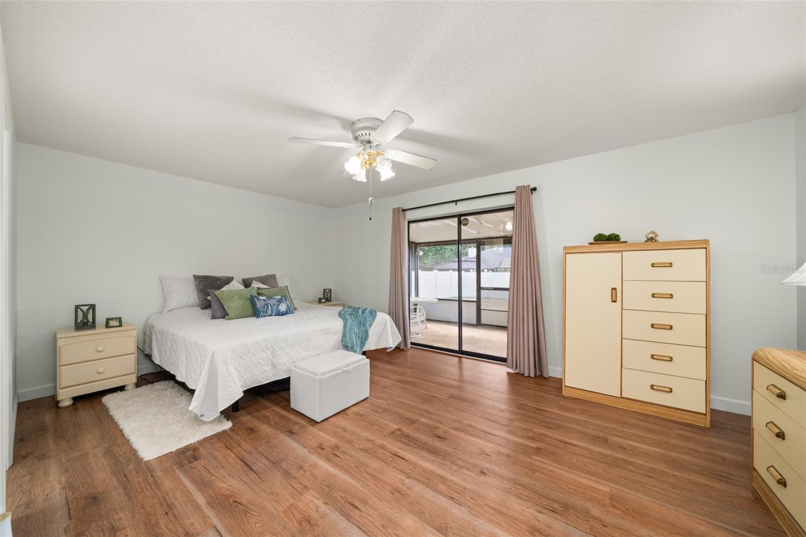 Image 24 of 53 For 3909 El Rado Avenue