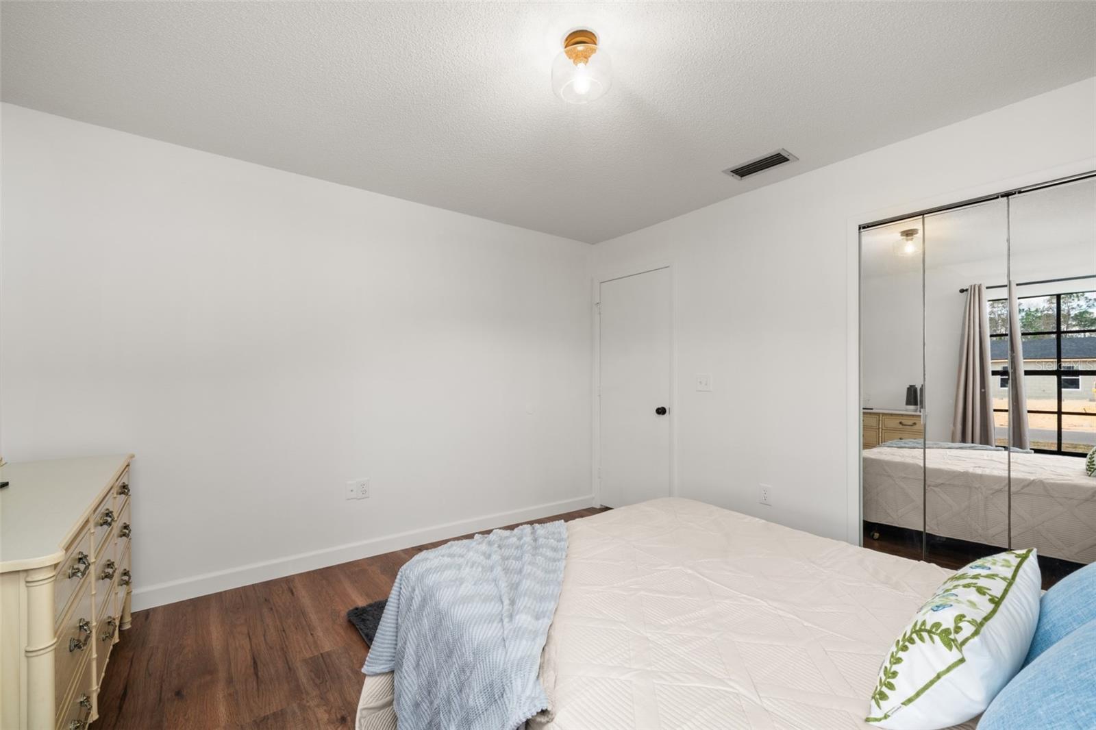 Image 35 of 53 For 3909 El Rado Avenue