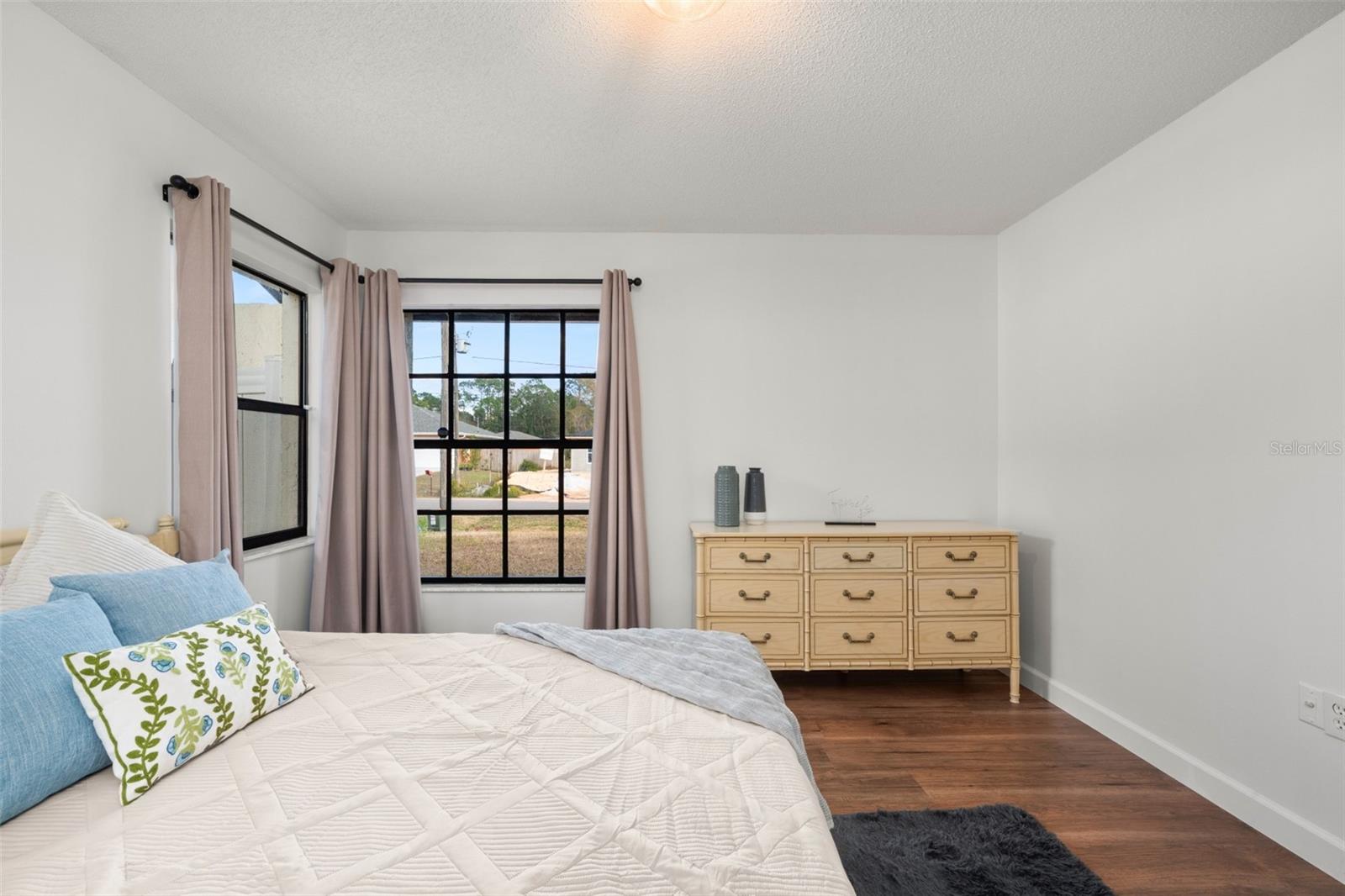 Image 36 of 53 For 3909 El Rado Avenue