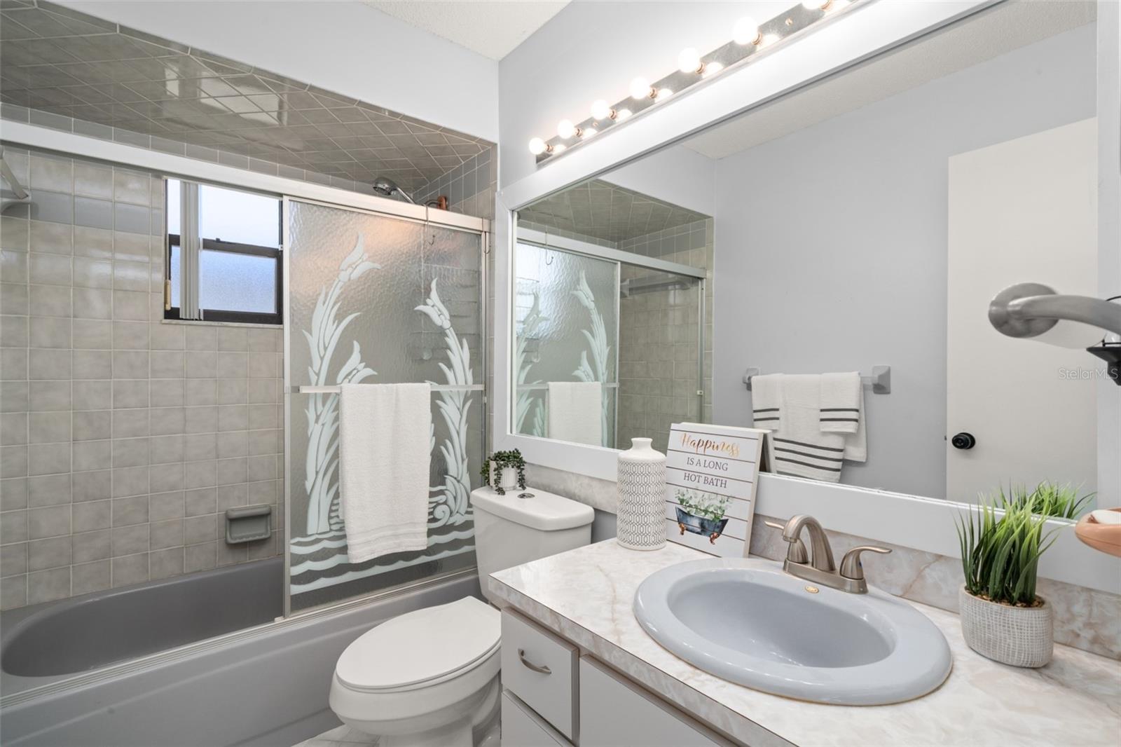 Image 37 of 53 For 3909 El Rado Avenue