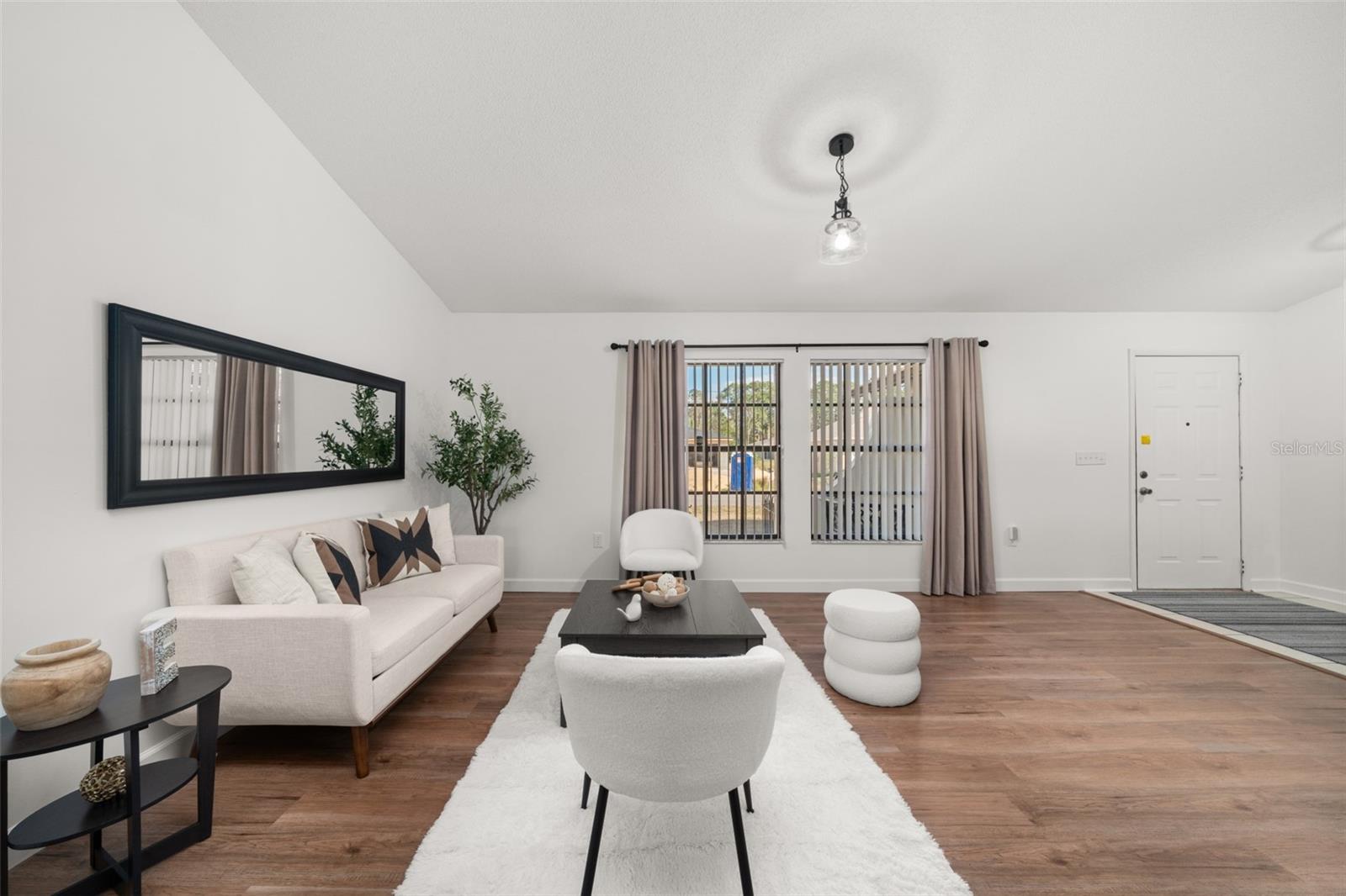 Image 8 of 53 For 3909 El Rado Avenue