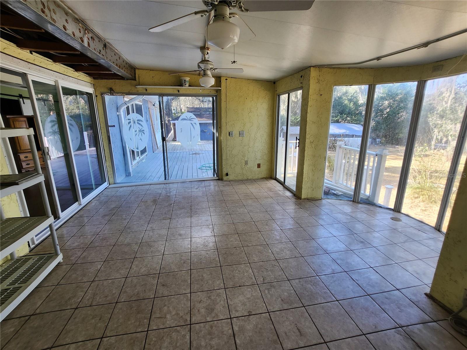 Image 12 of 84 For 25 Emerald Drive