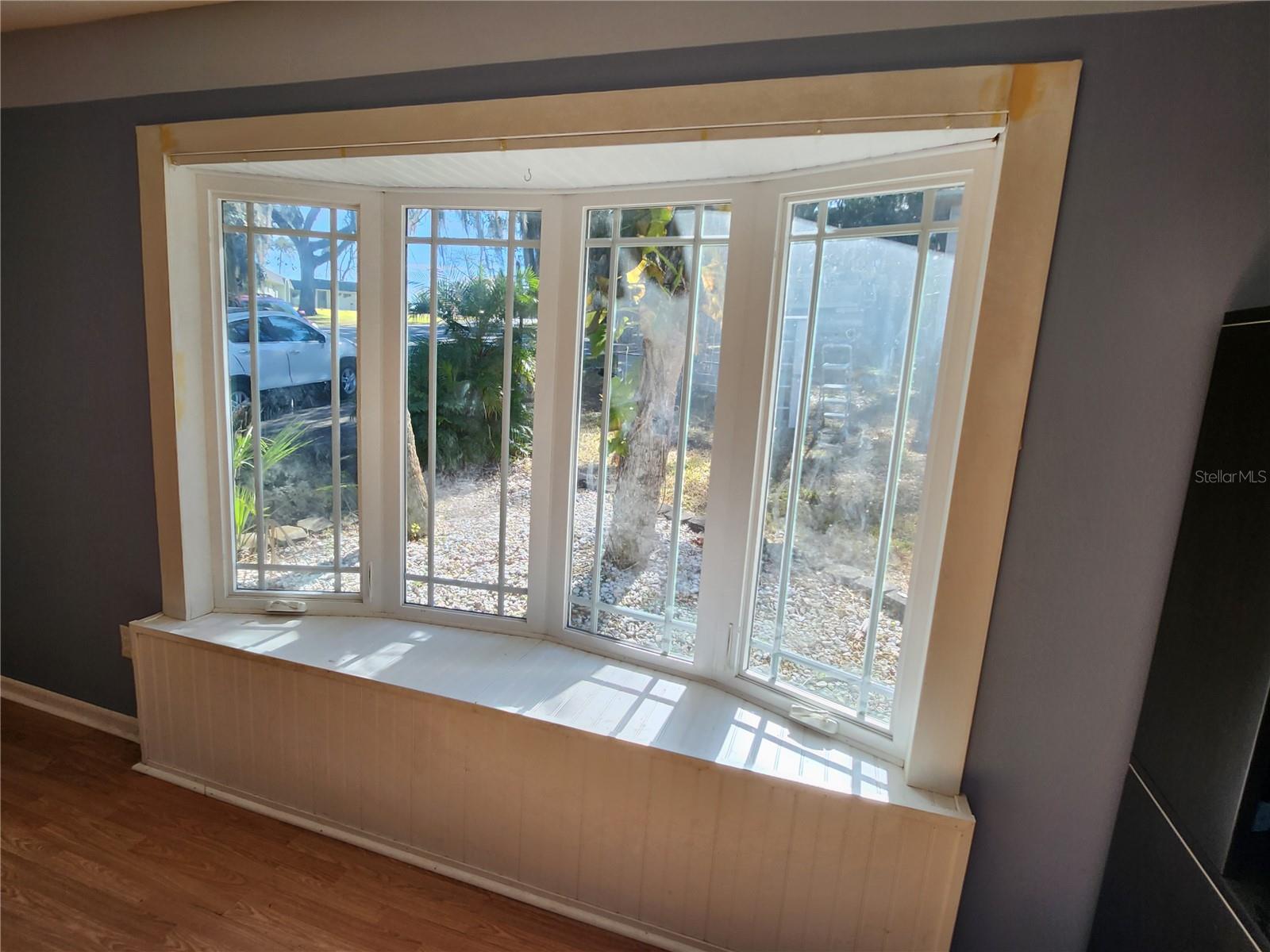 Image 17 of 84 For 25 Emerald Drive