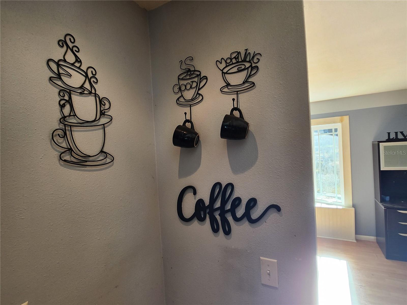 Image 20 of 84 For 25 Emerald Drive