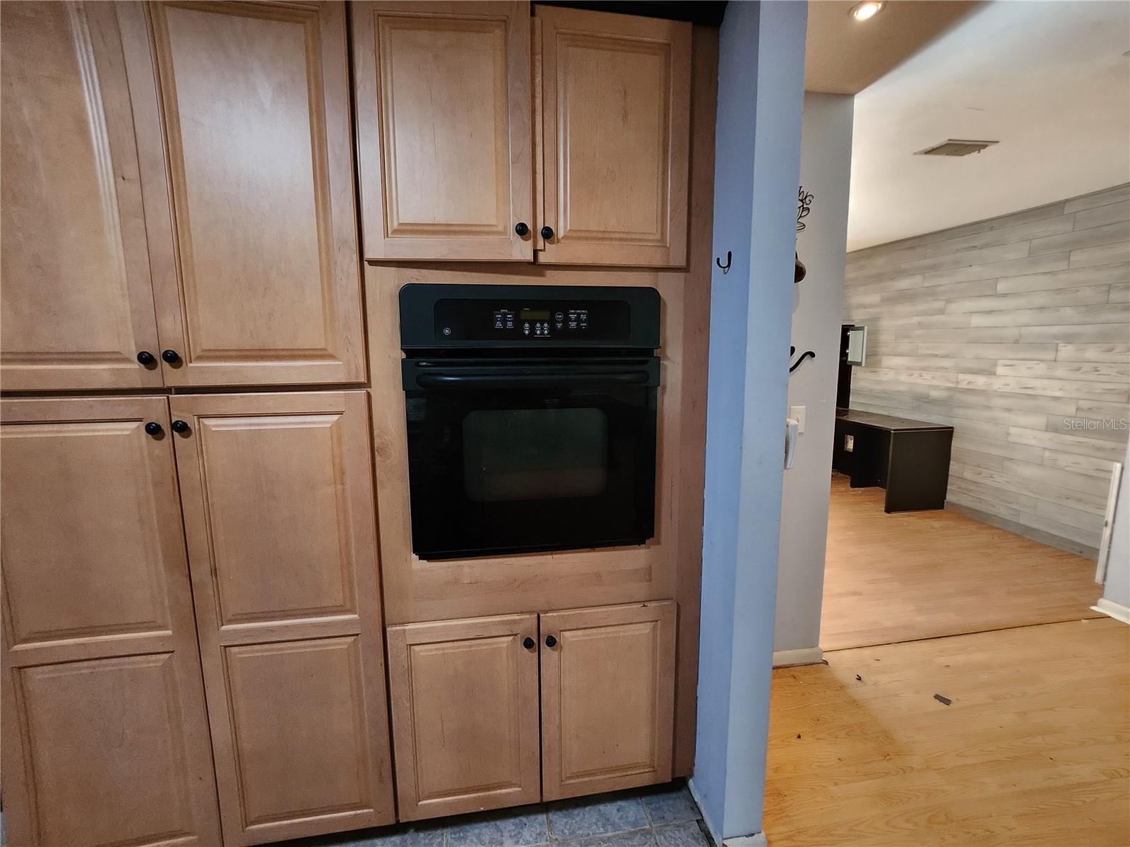 Image 22 of 84 For 25 Emerald Drive