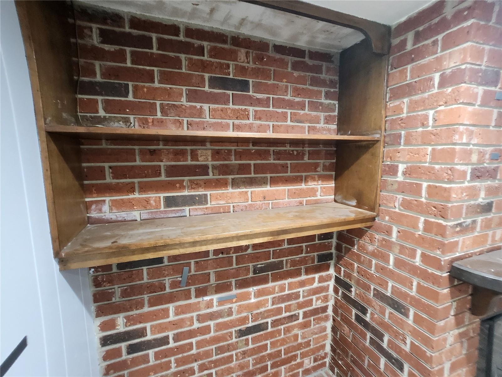 Image 24 of 84 For 25 Emerald Drive