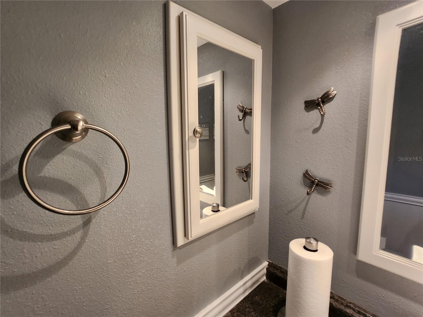 Image 28 of 84 For 25 Emerald Drive