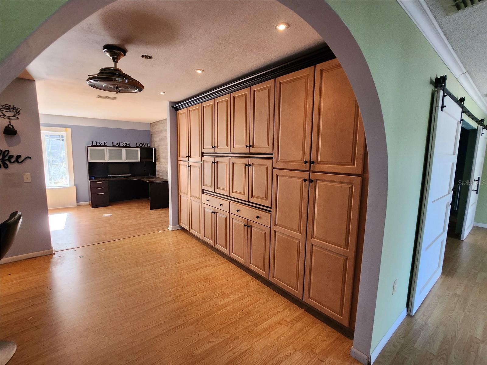 Image 32 of 84 For 25 Emerald Drive