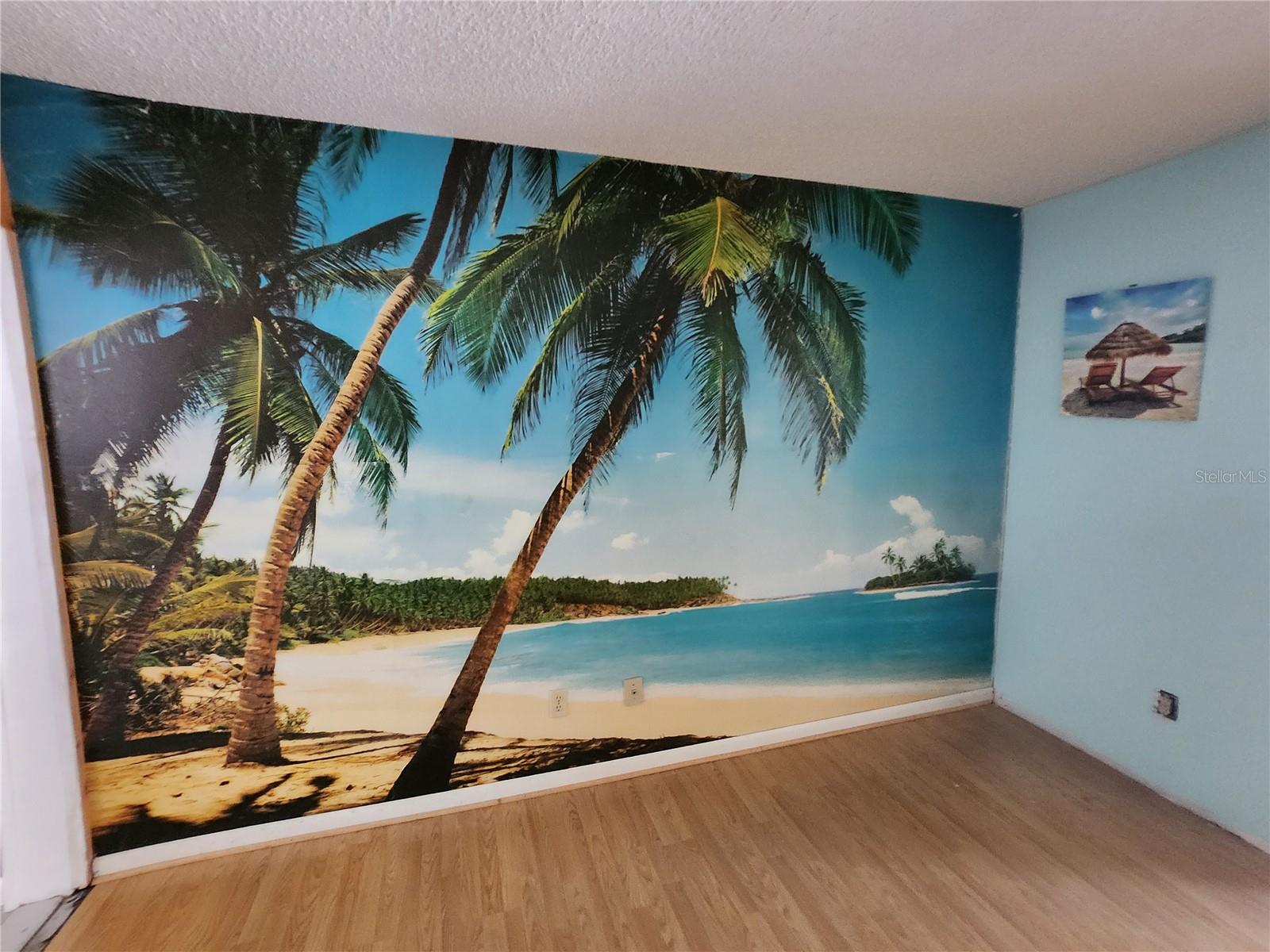 Image 34 of 84 For 25 Emerald Drive