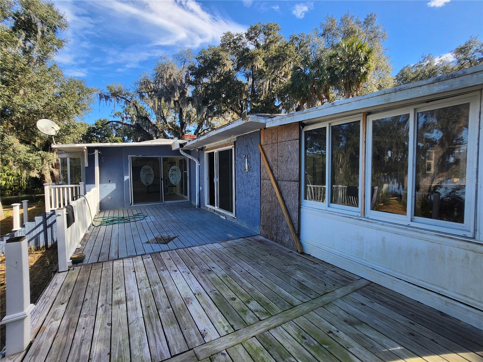 Image 49 of 84 For 25 Emerald Drive