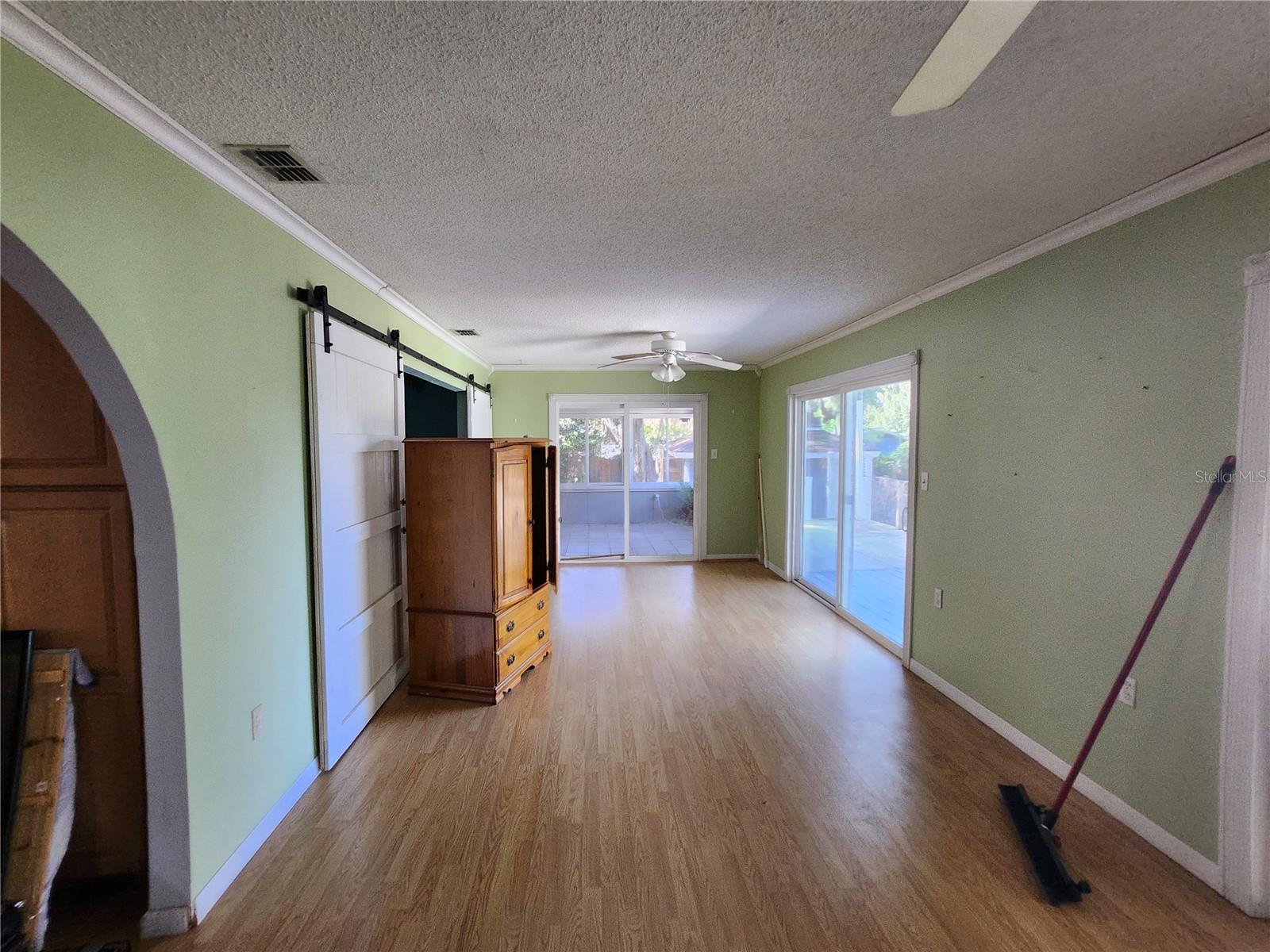 Image 5 of 84 For 25 Emerald Drive