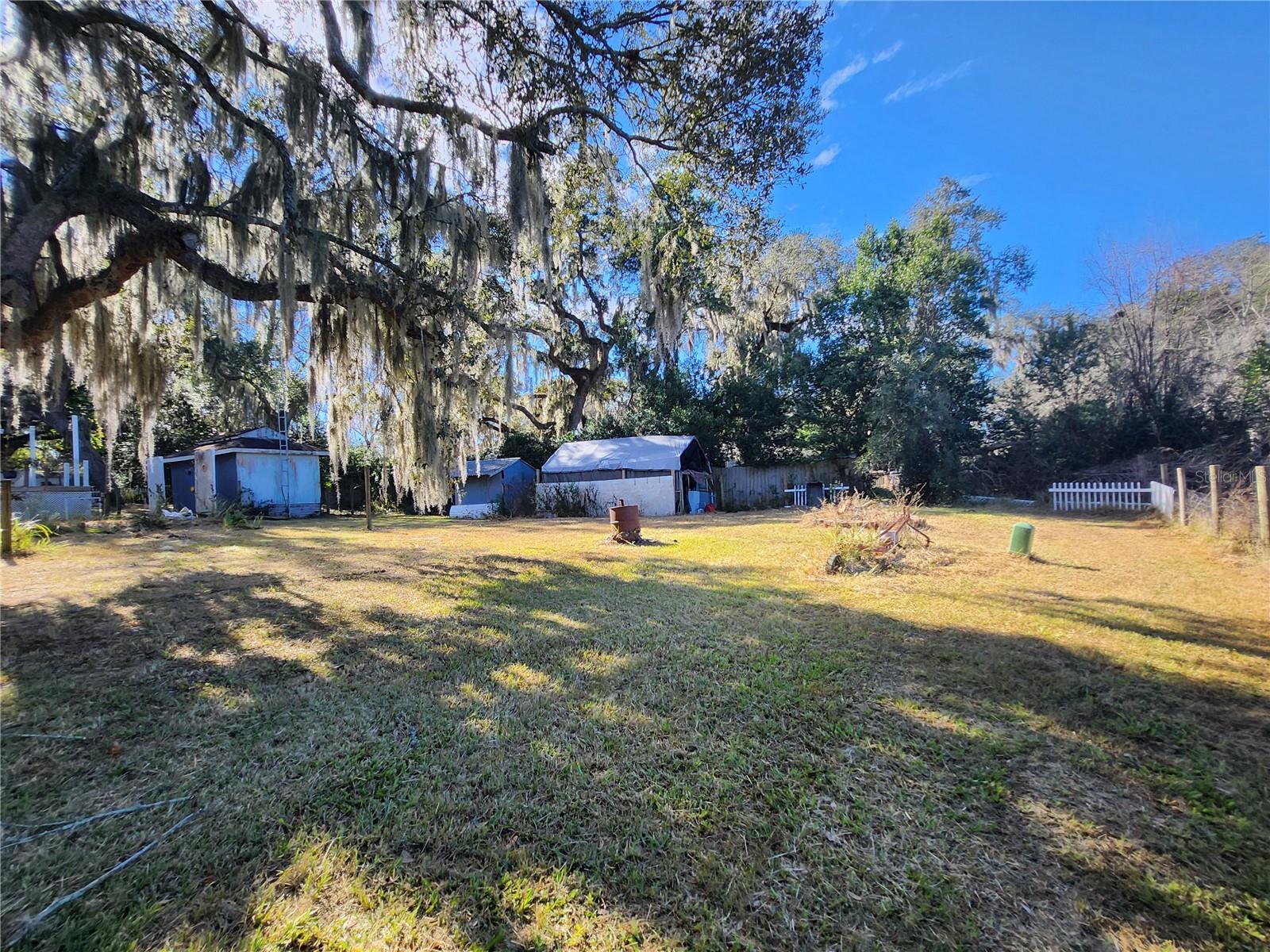 Image 52 of 84 For 25 Emerald Drive