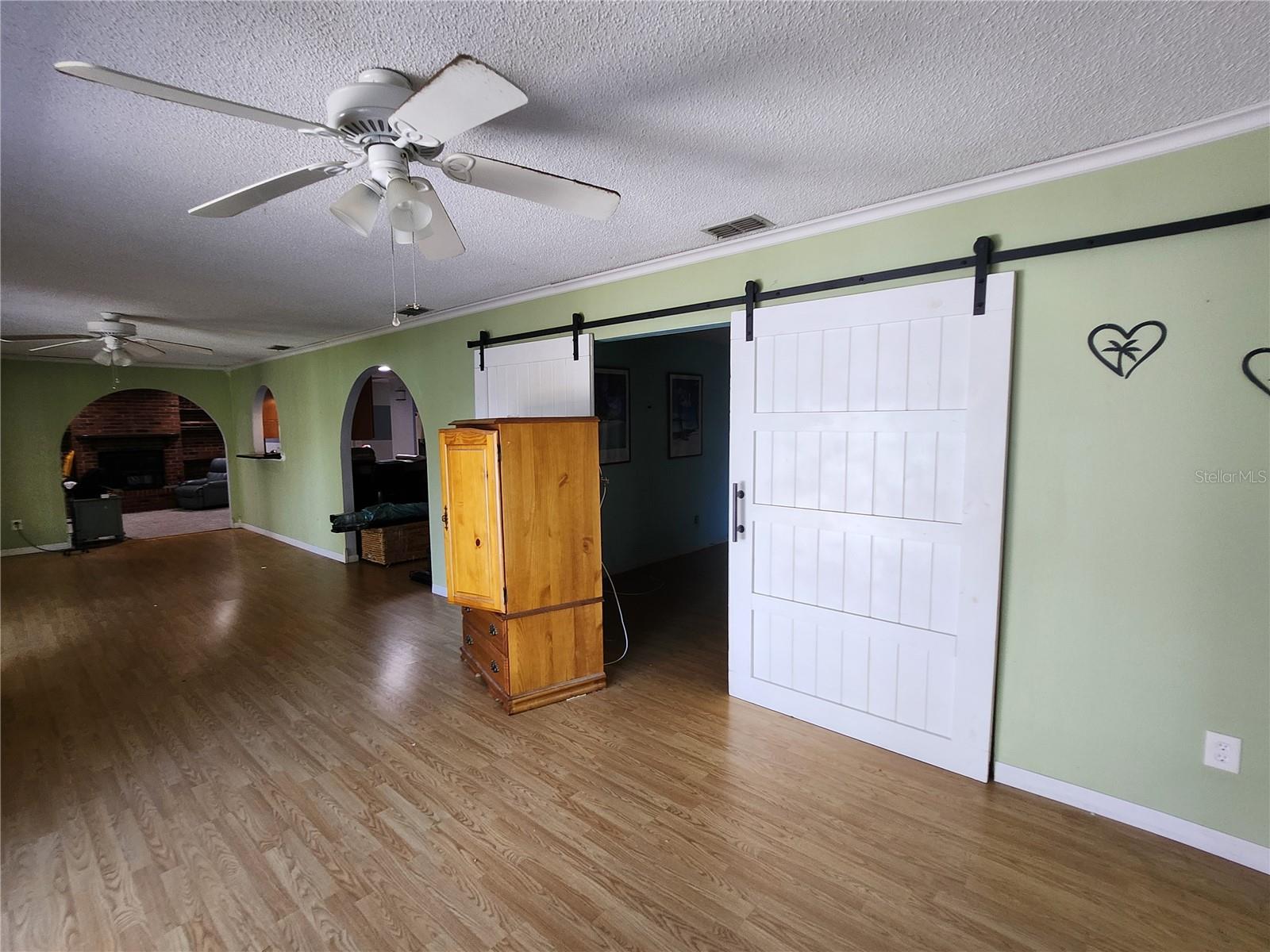 Image 9 of 84 For 25 Emerald Drive