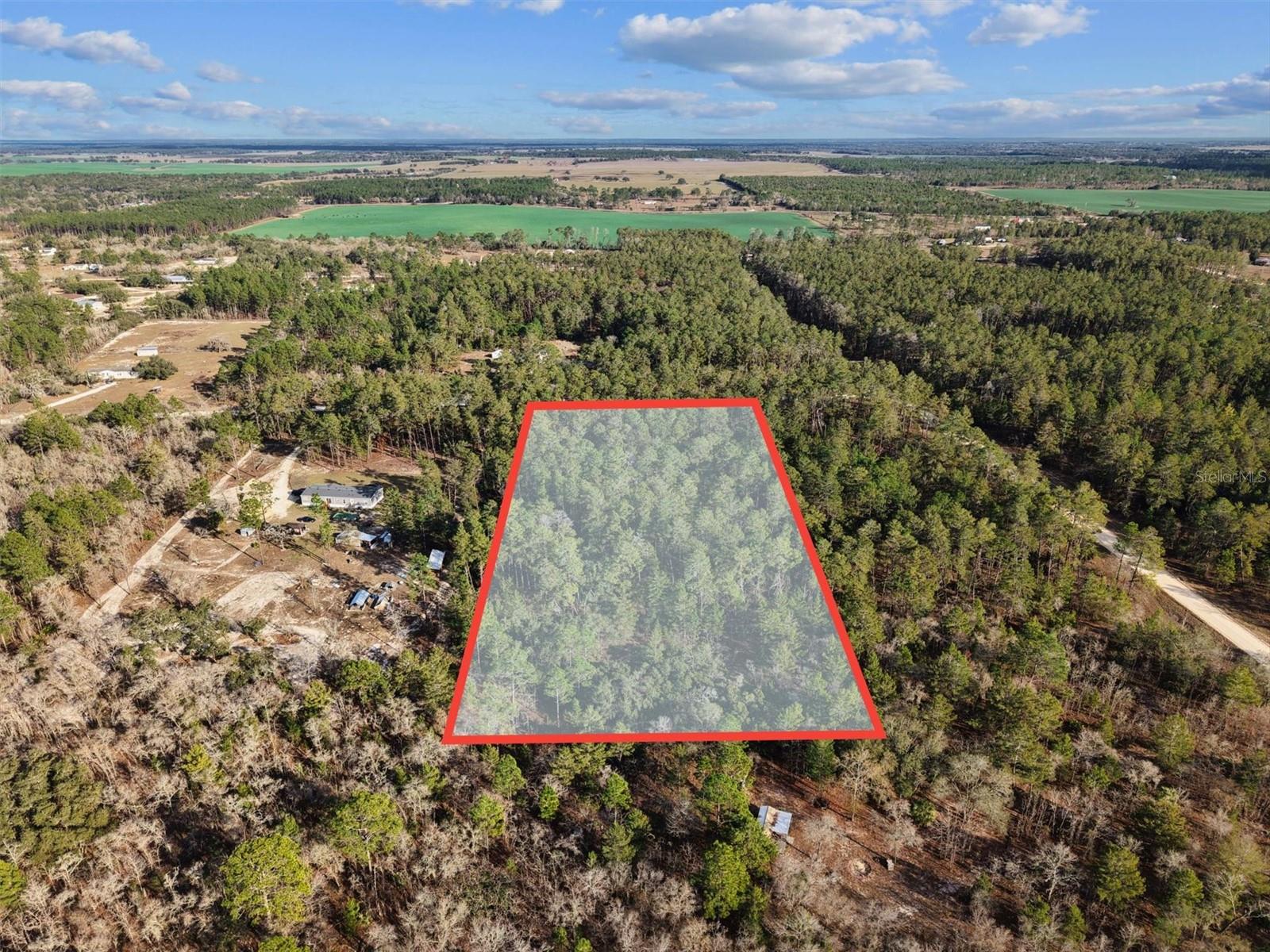 Image 4 of 17 For  126 Avenue 