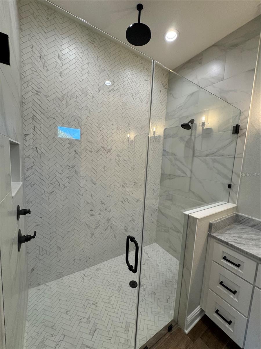 Image 25 of 35 For 18354 65th Loop