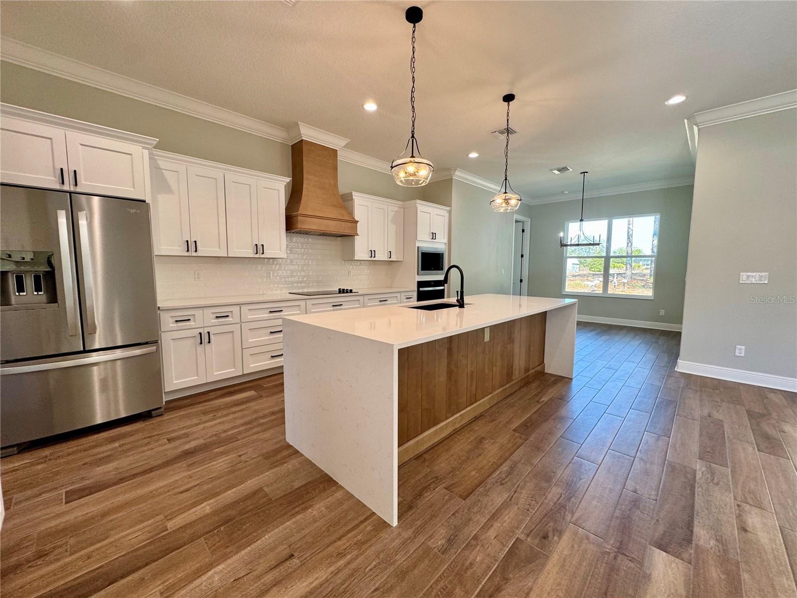 Image 6 of 35 For 18354 65th Loop