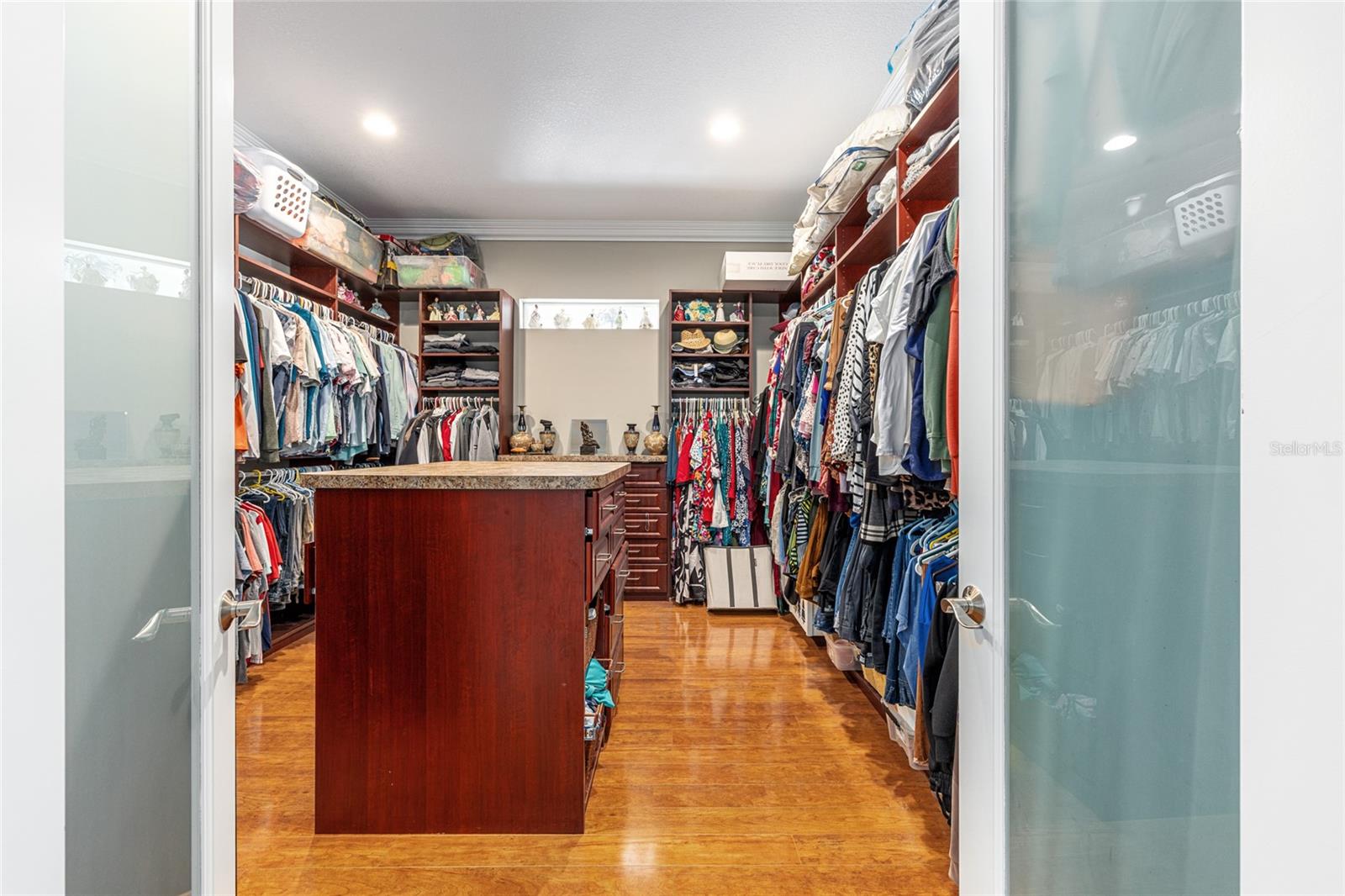 Image 22 of 63 For 9389 14th Avenue