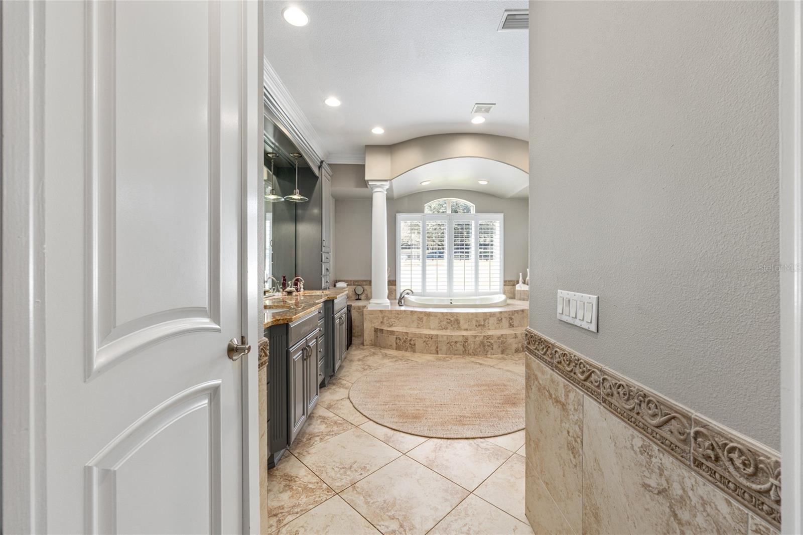 Image 23 of 63 For 9389 14th Avenue