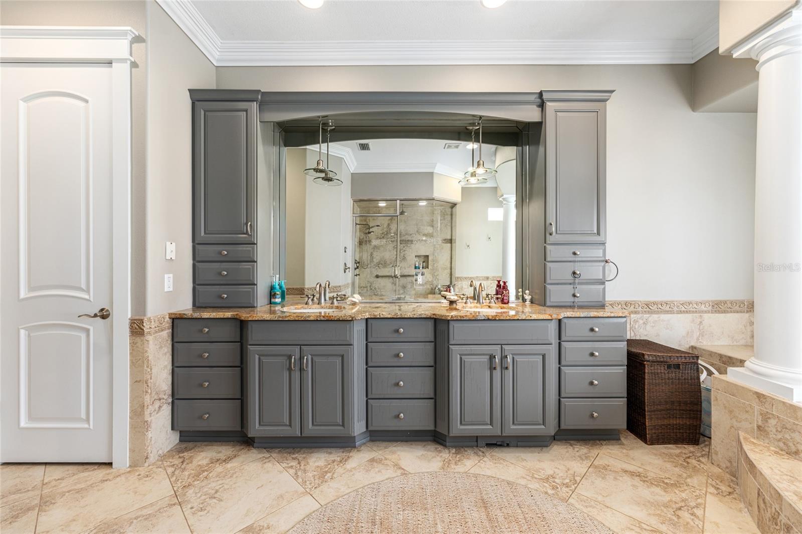 Image 25 of 63 For 9389 14th Avenue