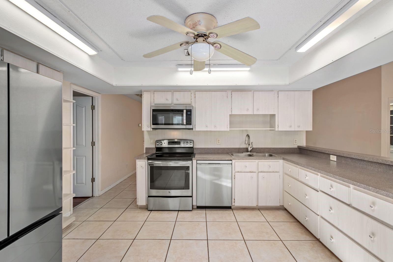 Image 18 of 47 For 10795 53rd Circle