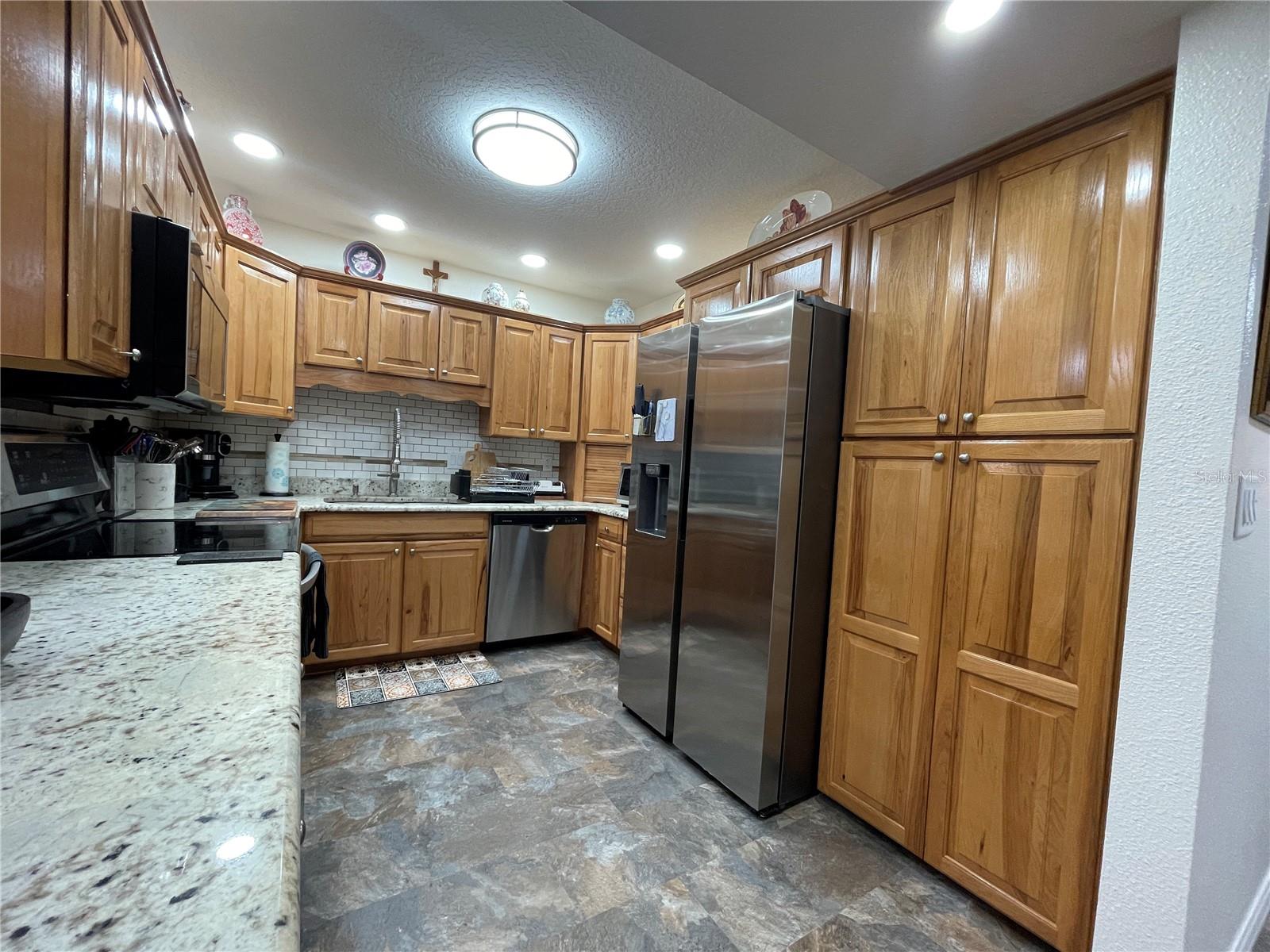 Image 15 of 49 For 515 Midway Drive A