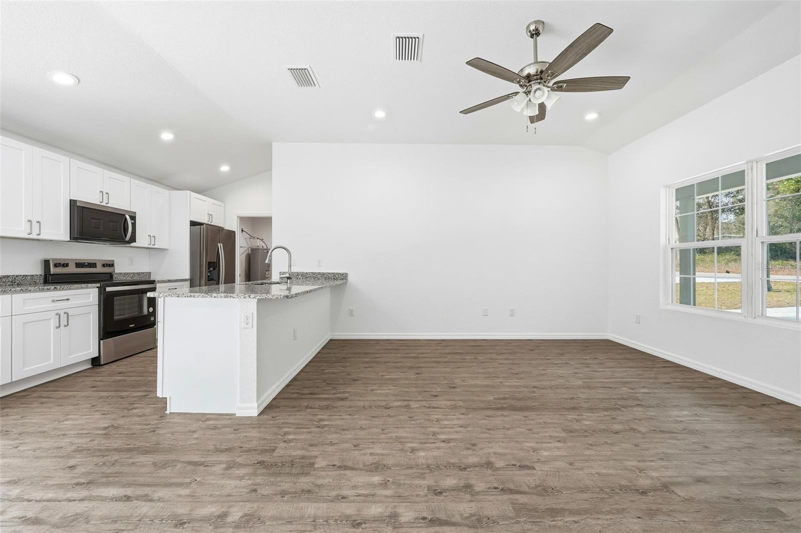 Image 11 of 47 For 16450 57th Place