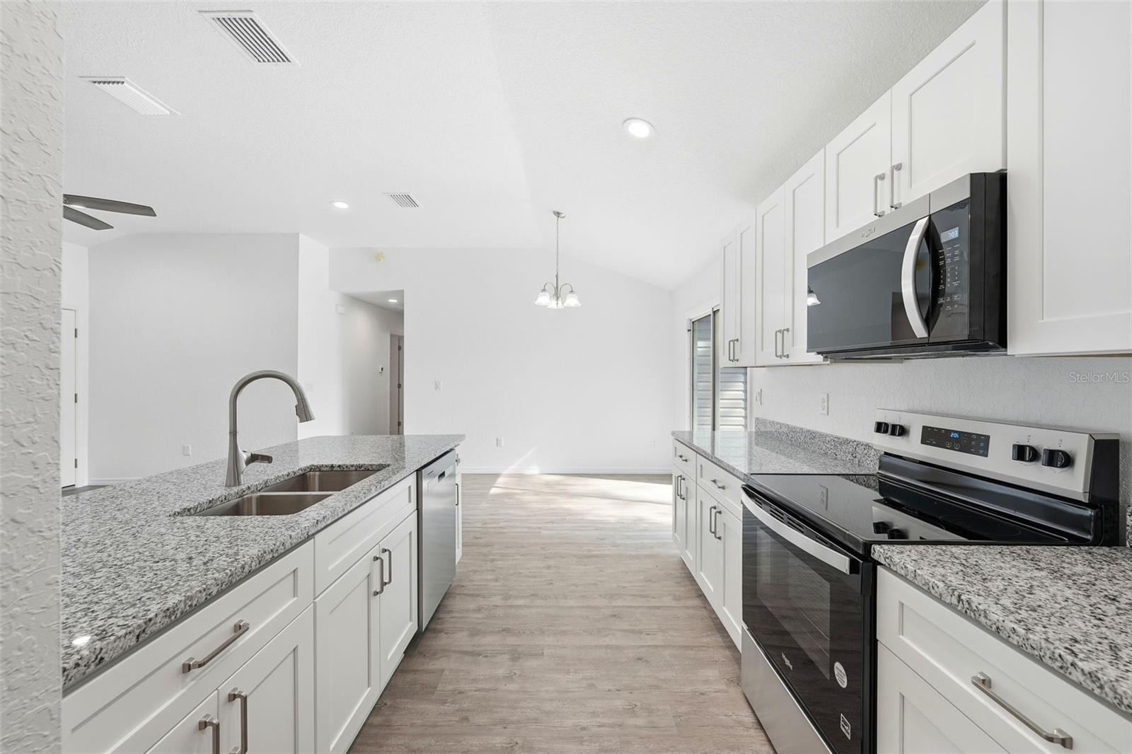 Image 14 of 47 For 16450 57th Place