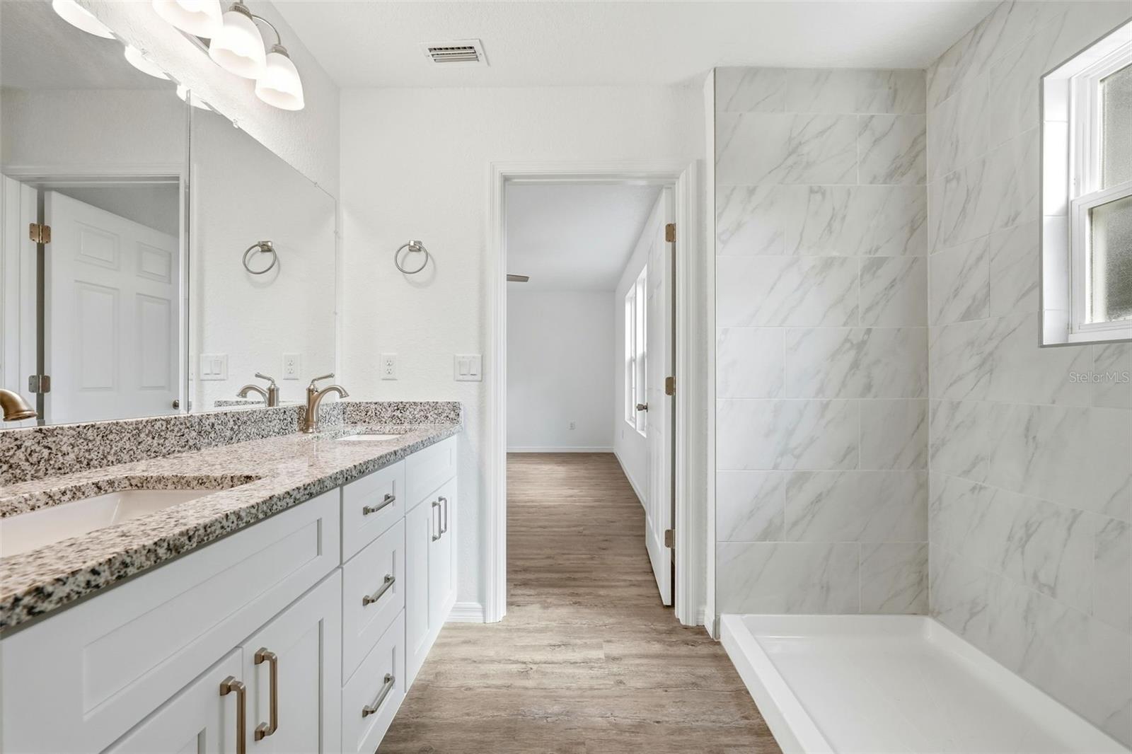 Image 23 of 47 For 16450 57th Place