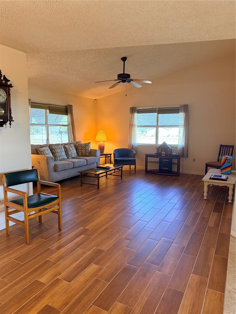 Image 8 of 9 For 1 Durness Court 1