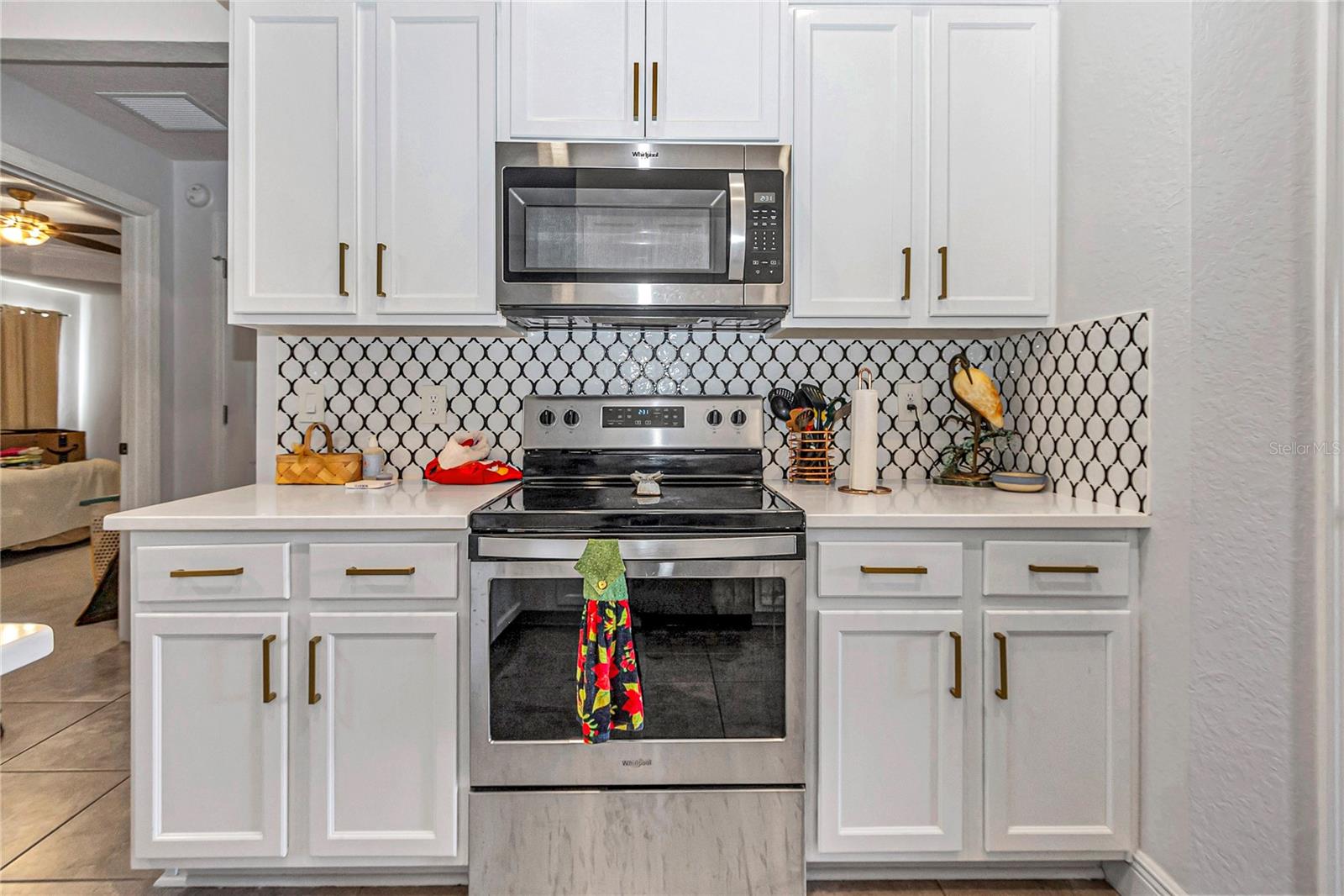 Image 22 of 33 For 25 45th Loop