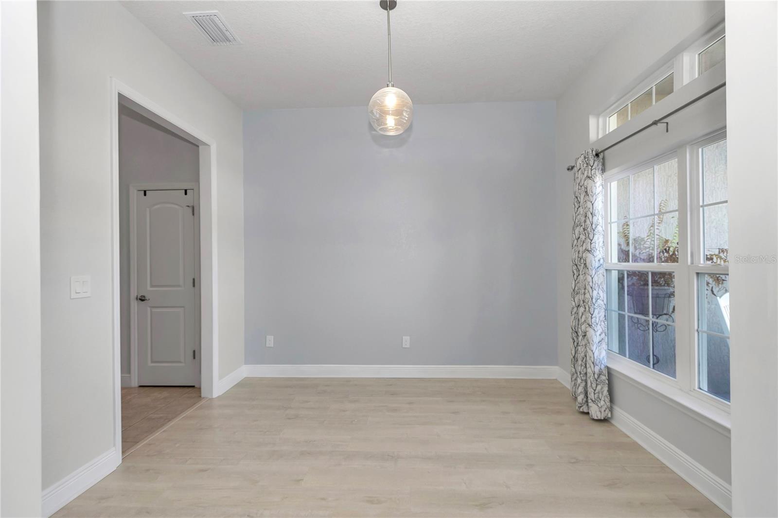 Image 8 of 33 For 25 45th Loop