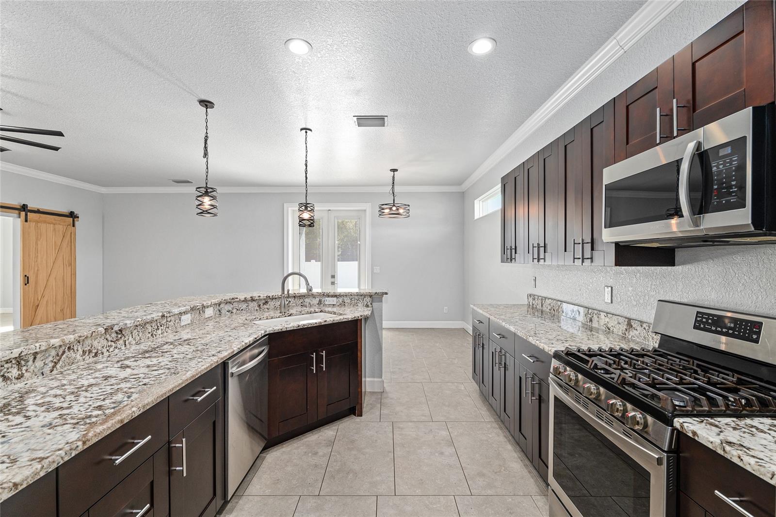 Image 21 of 24 For 4765 25th Loop