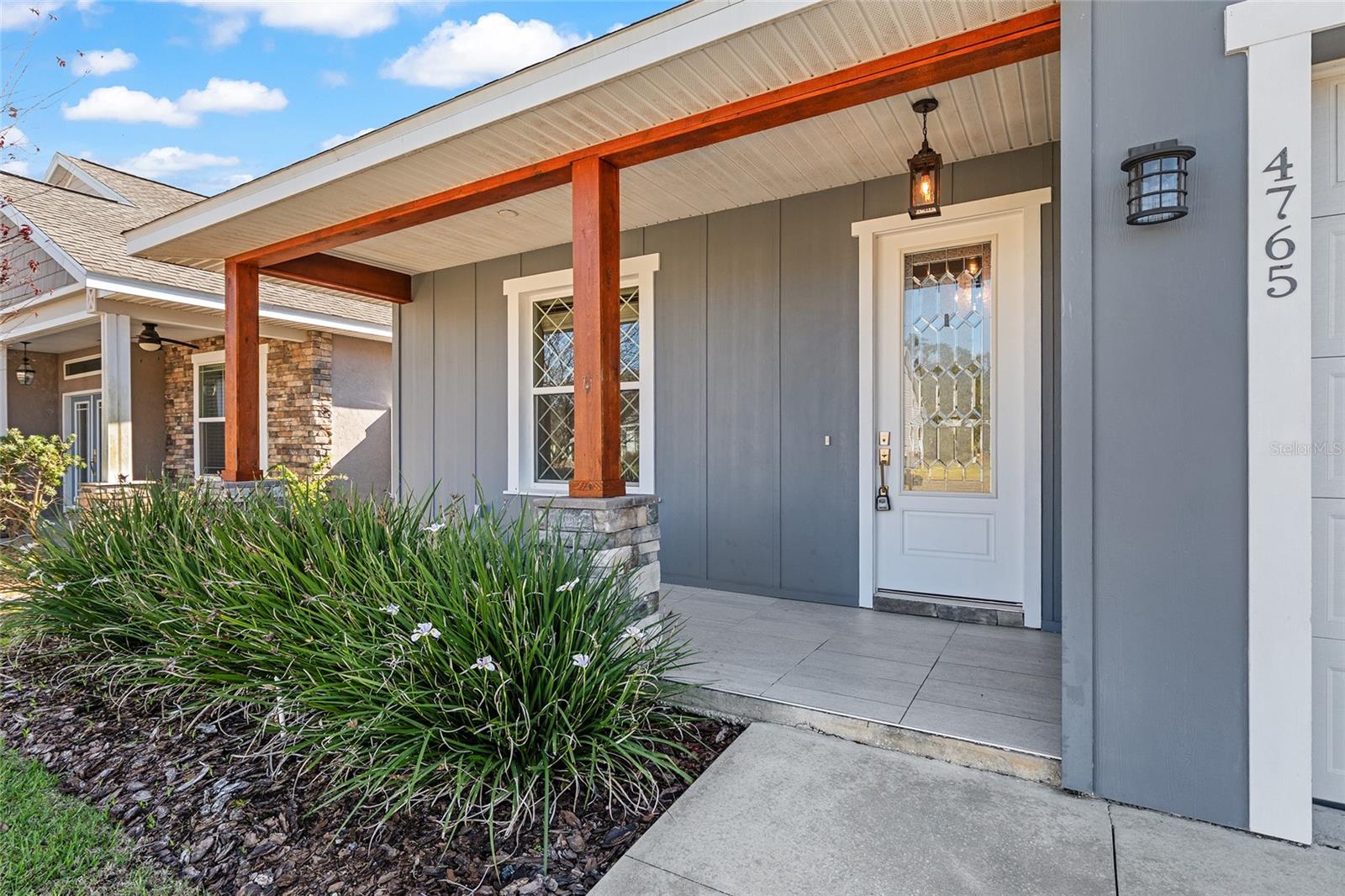 Image 3 of 24 For 4765 25th Loop