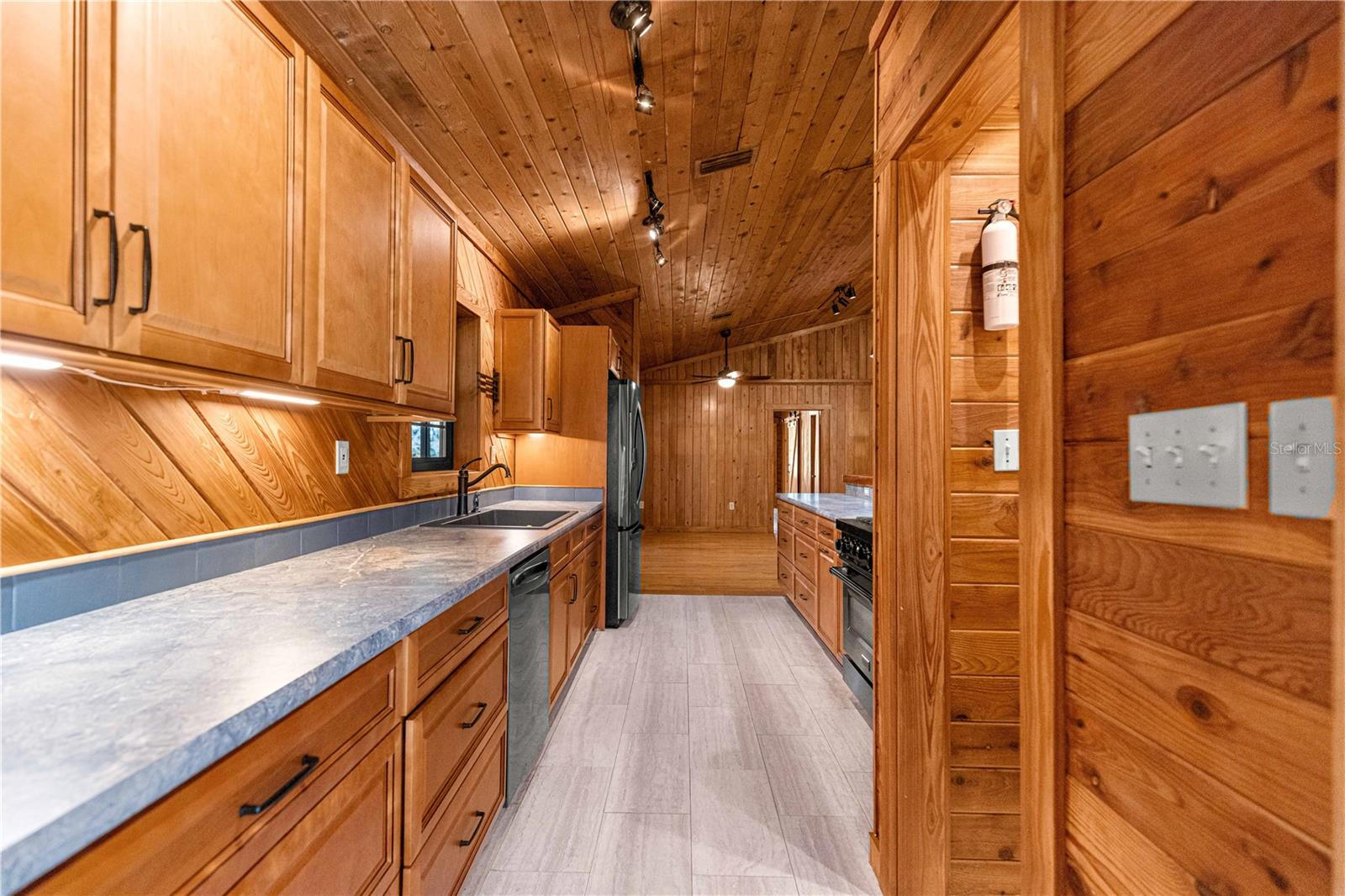 Image 20 of 83 For 9145 193 Street