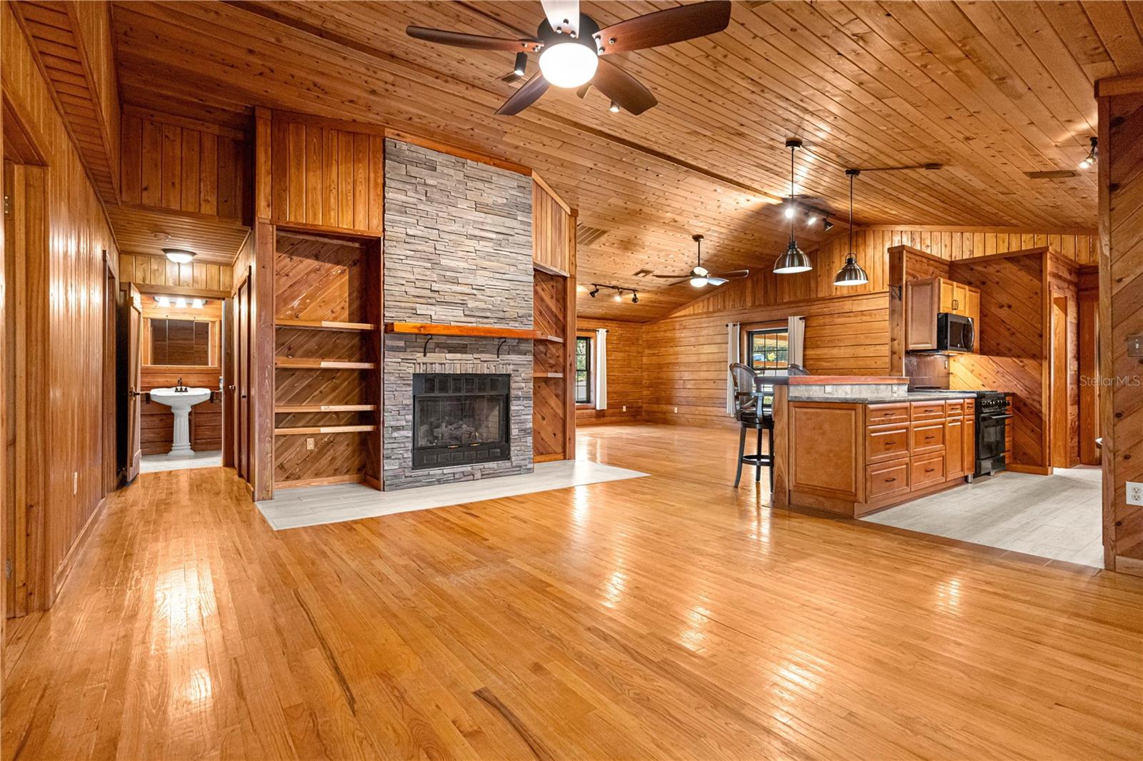 Image 25 of 83 For 9145 193 Street