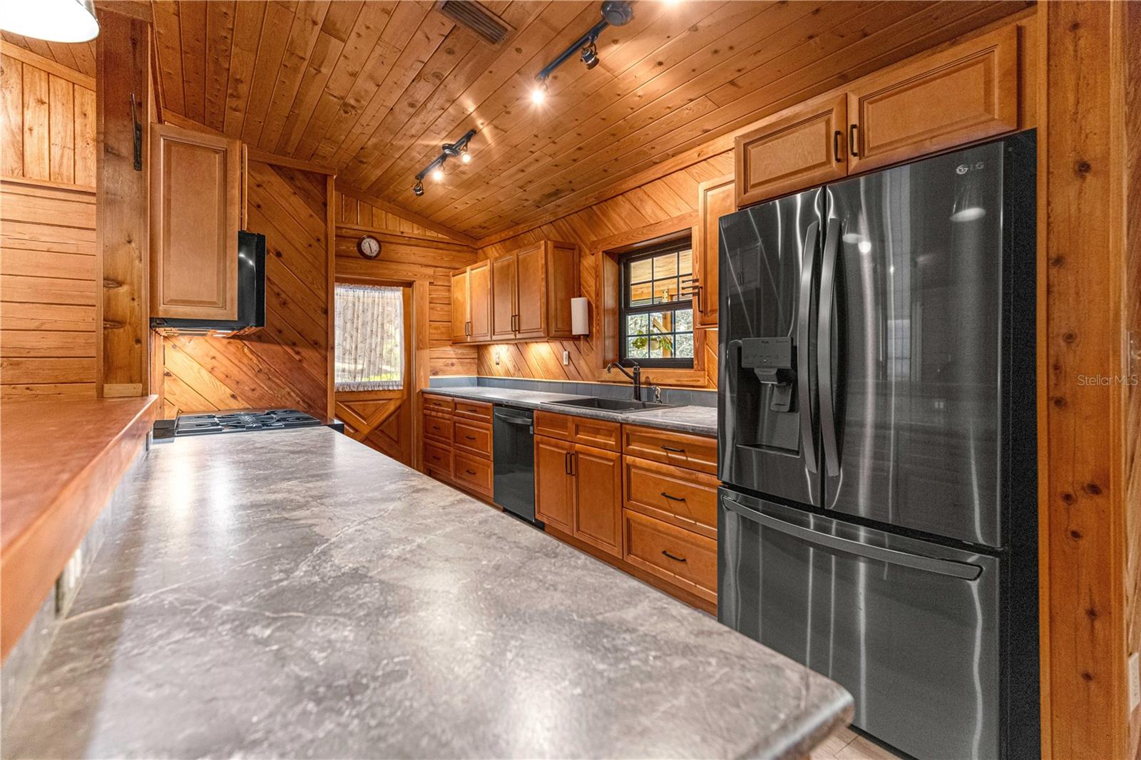 Image 44 of 83 For 9145 193 Street