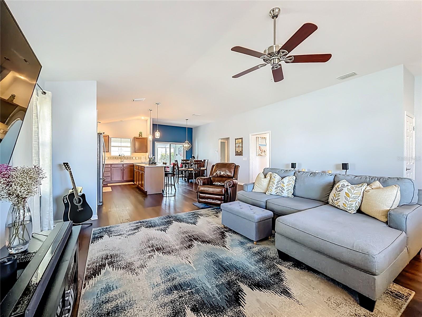 Image 10 of 37 For 3435 Inverary Avenue W