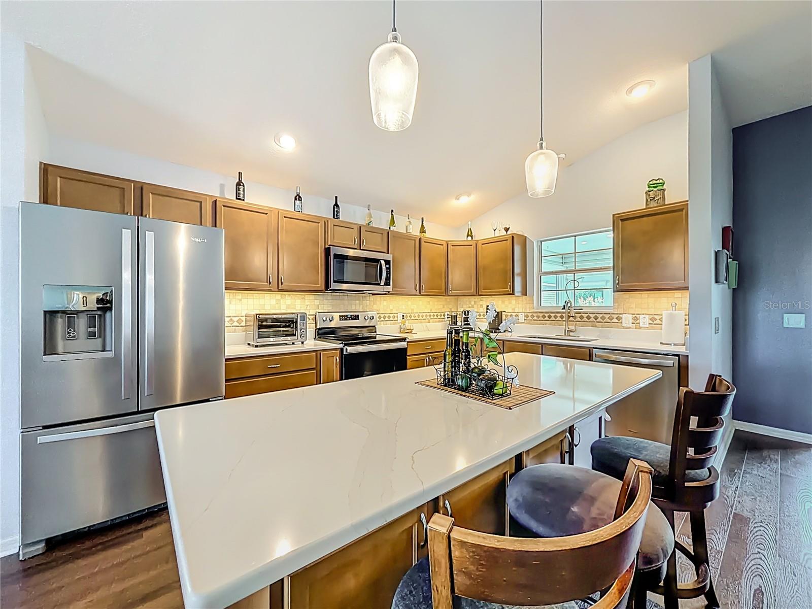 Image 12 of 37 For 3435 Inverary Avenue W