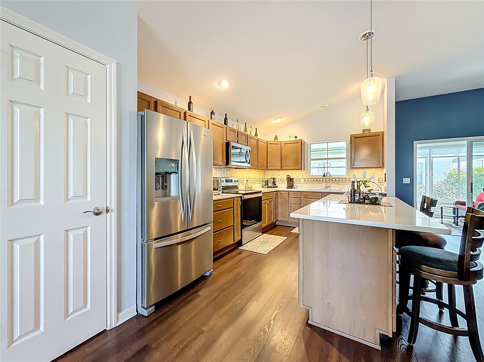 Image 15 of 37 For 3435 Inverary Avenue W