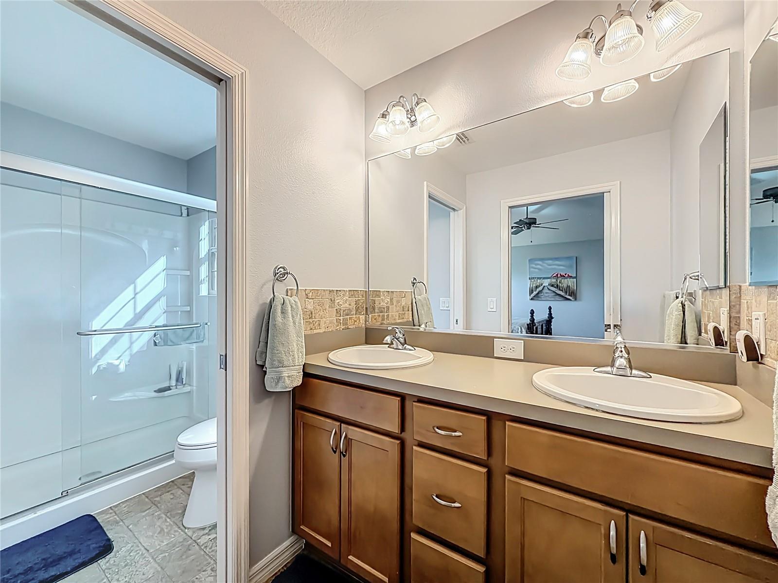 Image 28 of 37 For 3435 Inverary Avenue W