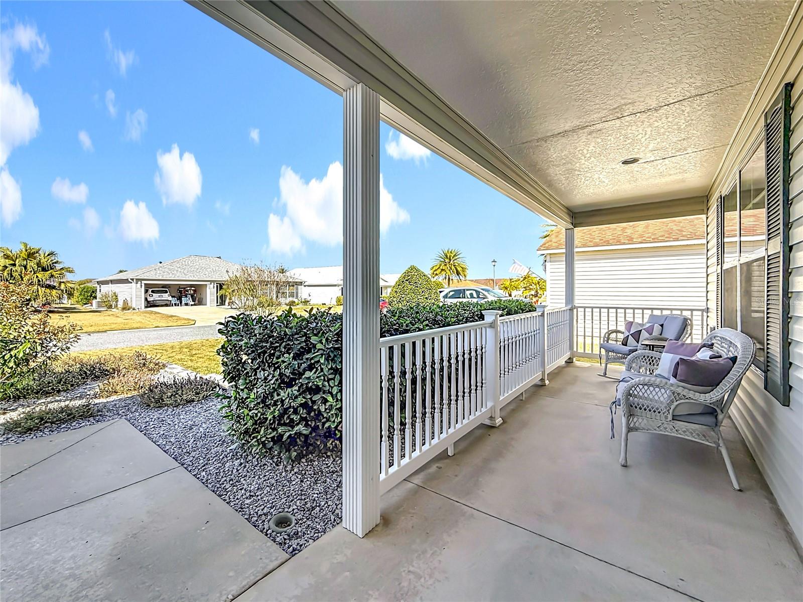 Image 4 of 37 For 3435 Inverary Avenue W