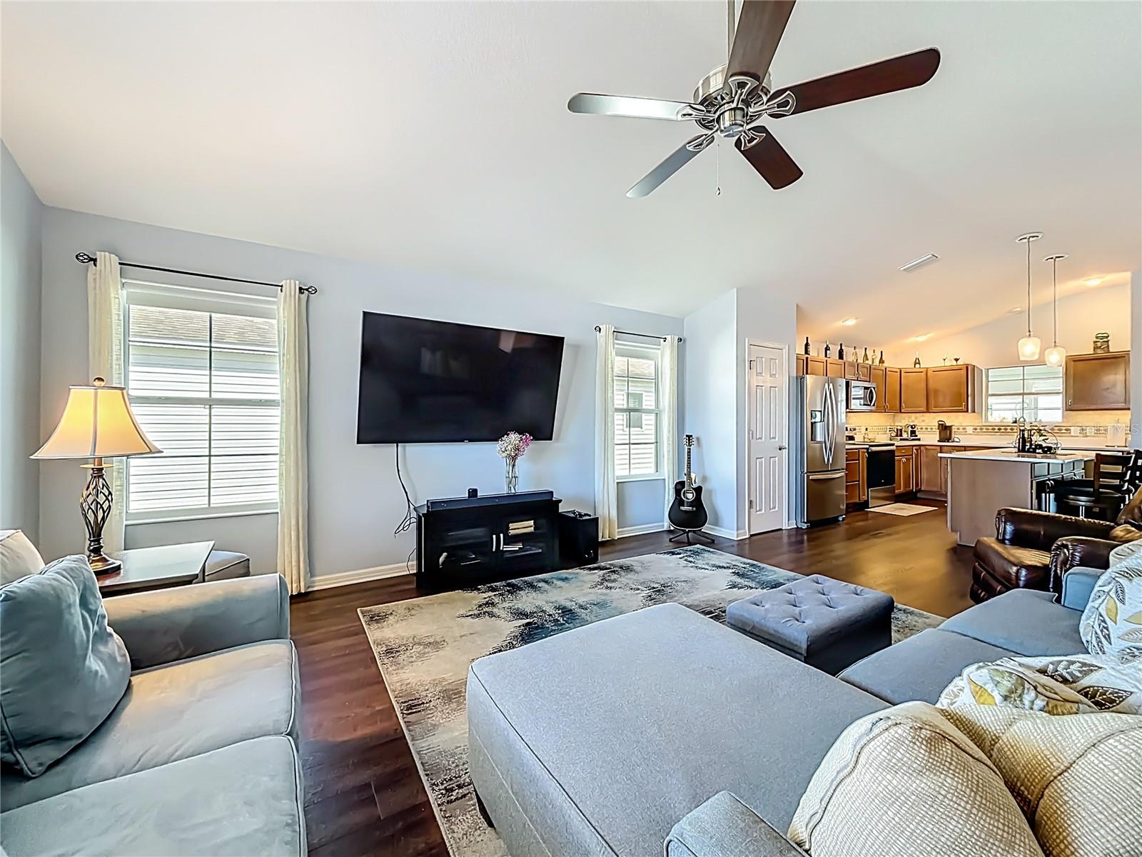 Image 7 of 37 For 3435 Inverary Avenue W