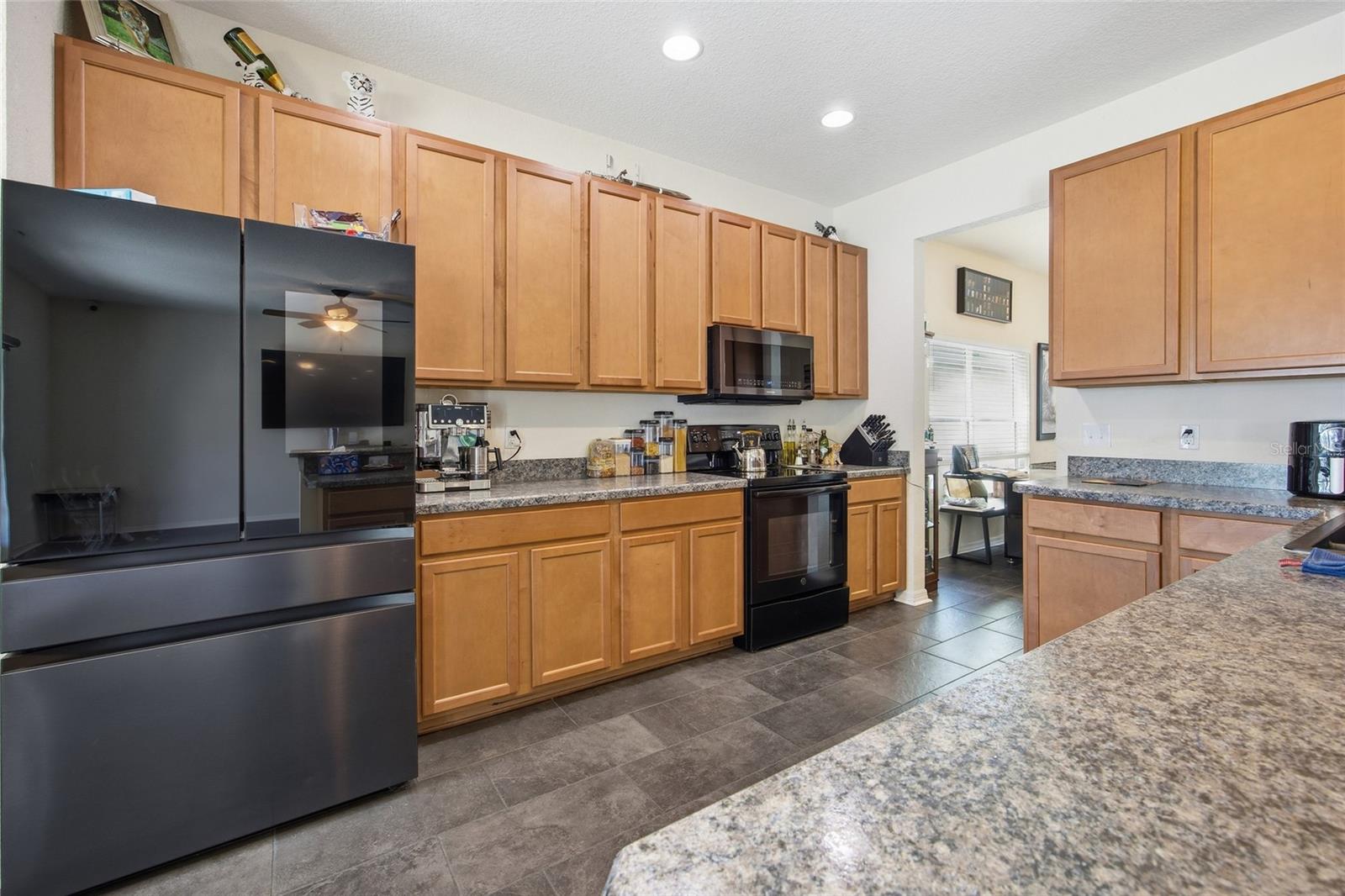 Image 10 of 41 For 4913 122nd Avenue