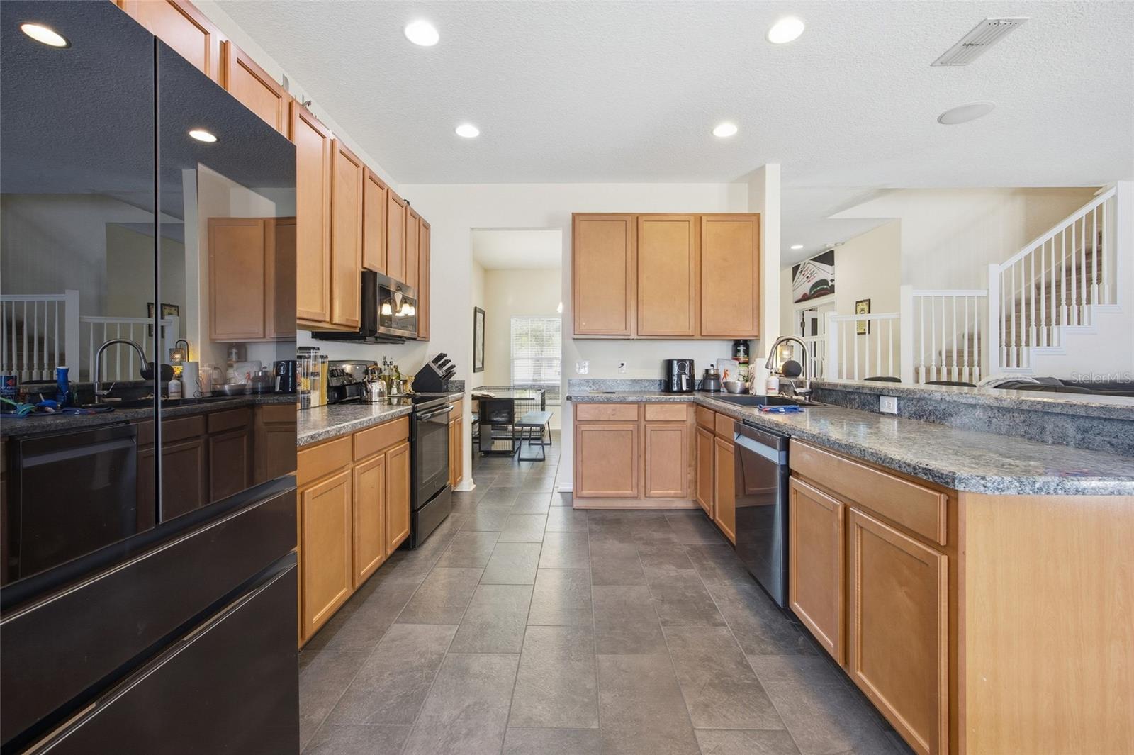 Image 11 of 41 For 4913 122nd Avenue