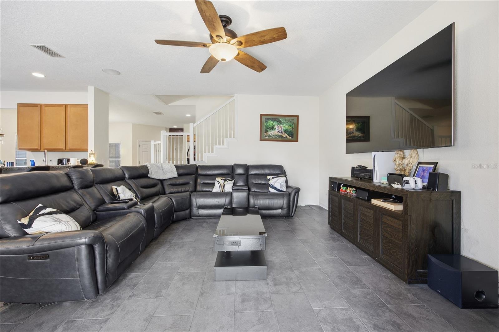 Image 14 of 41 For 4913 122nd Avenue